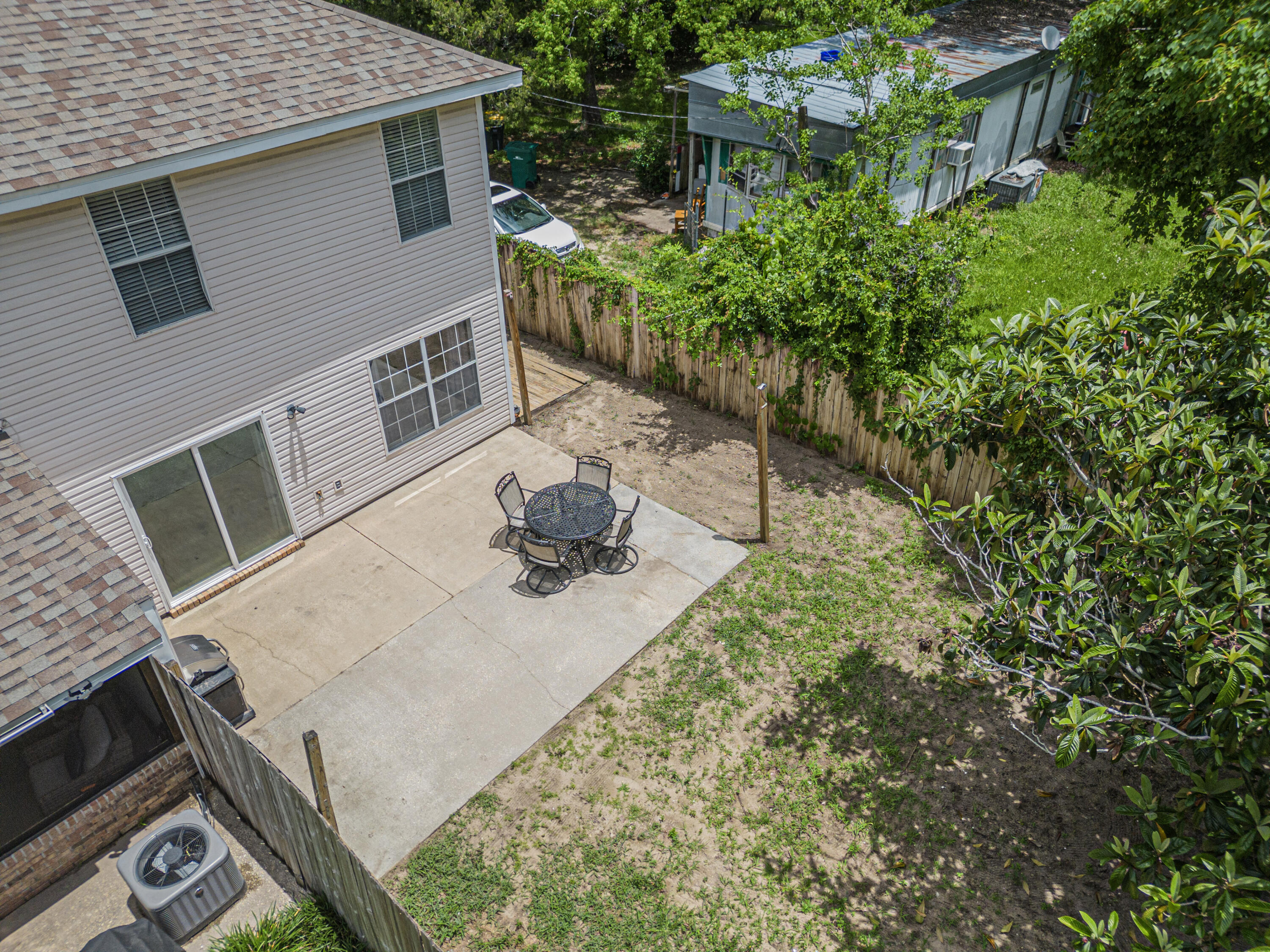 ALI-JO MANOR - Residential