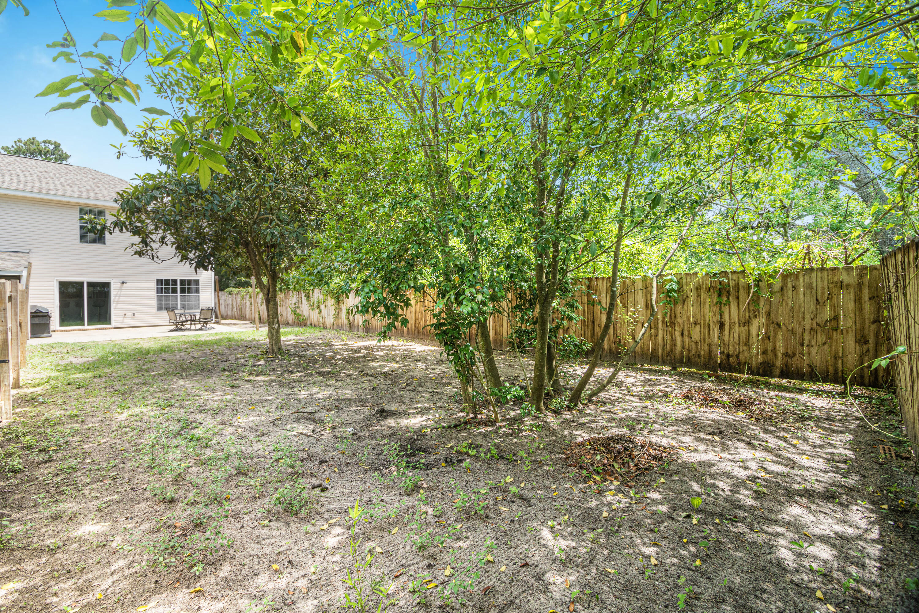 ALI-JO MANOR - Residential