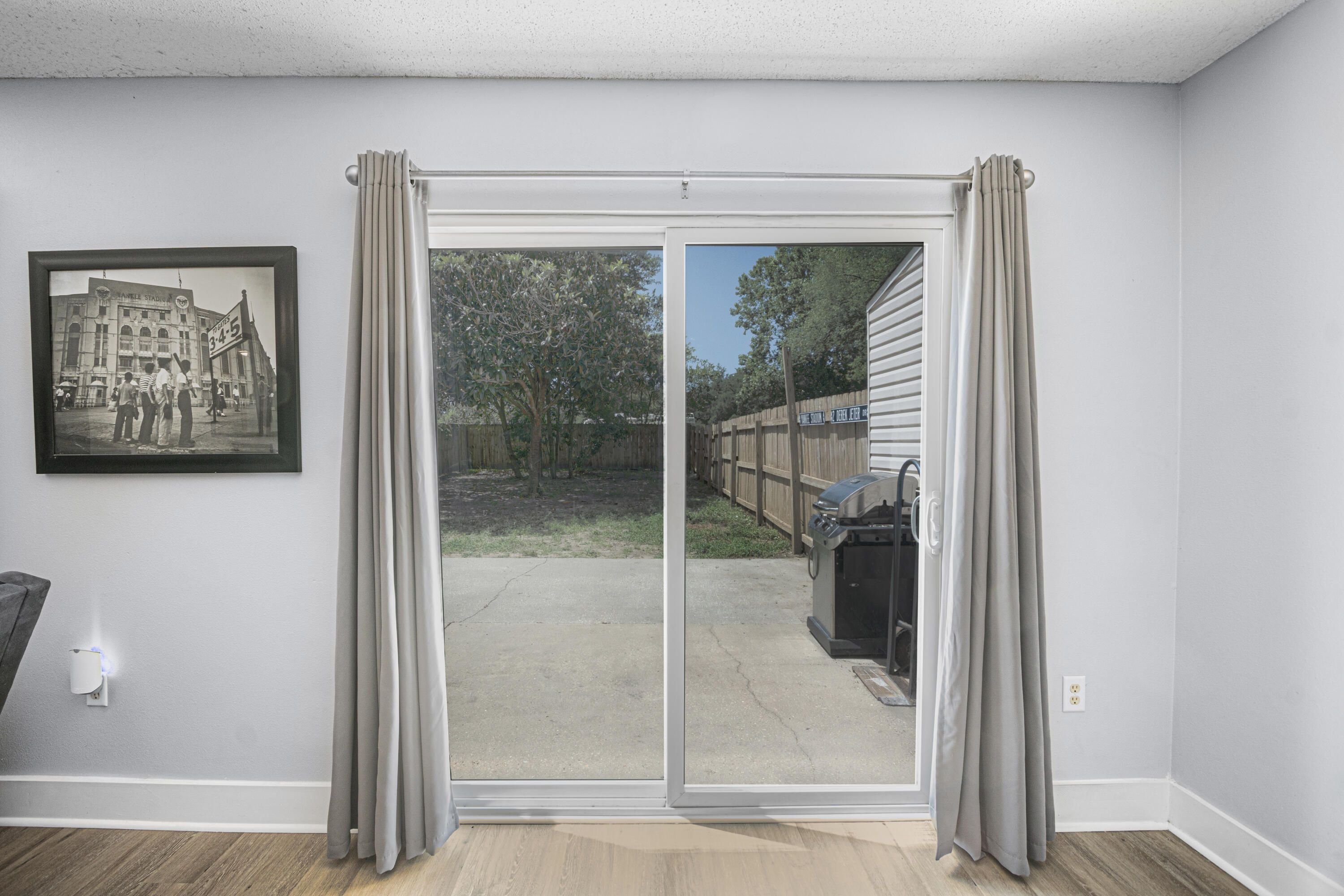 ALI-JO MANOR - Residential