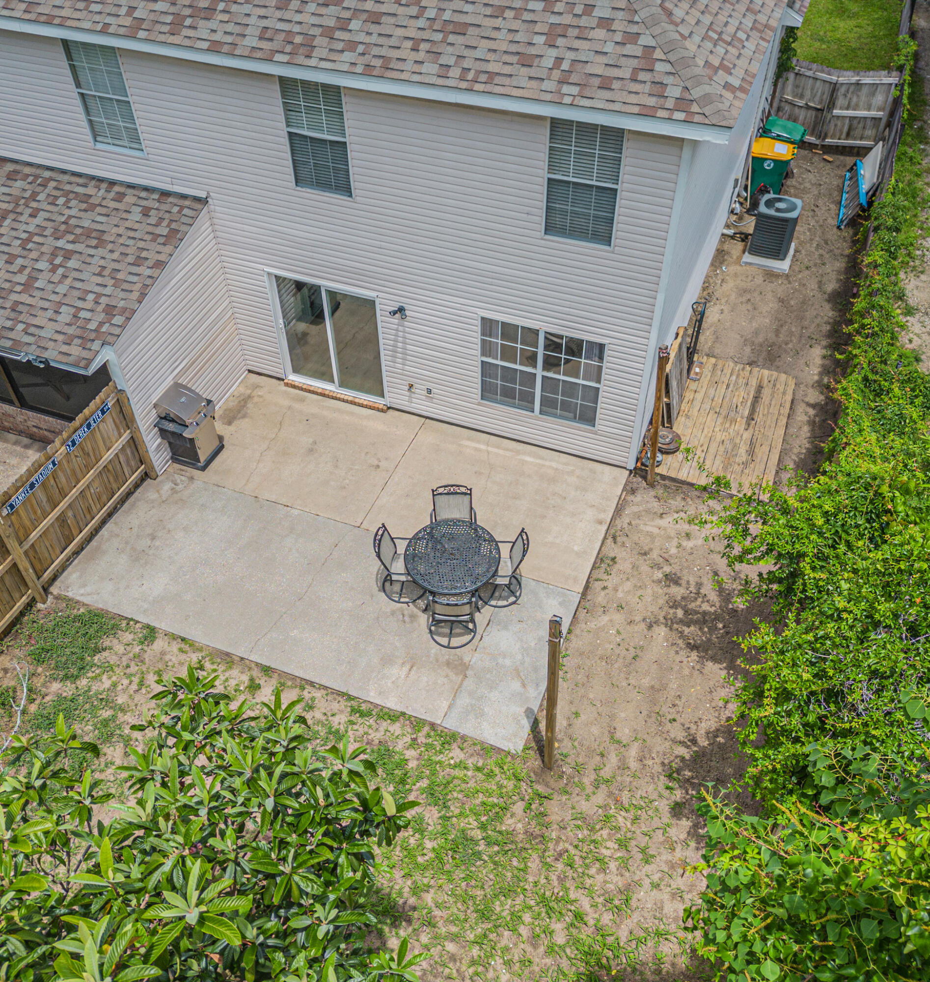 ALI-JO MANOR - Residential