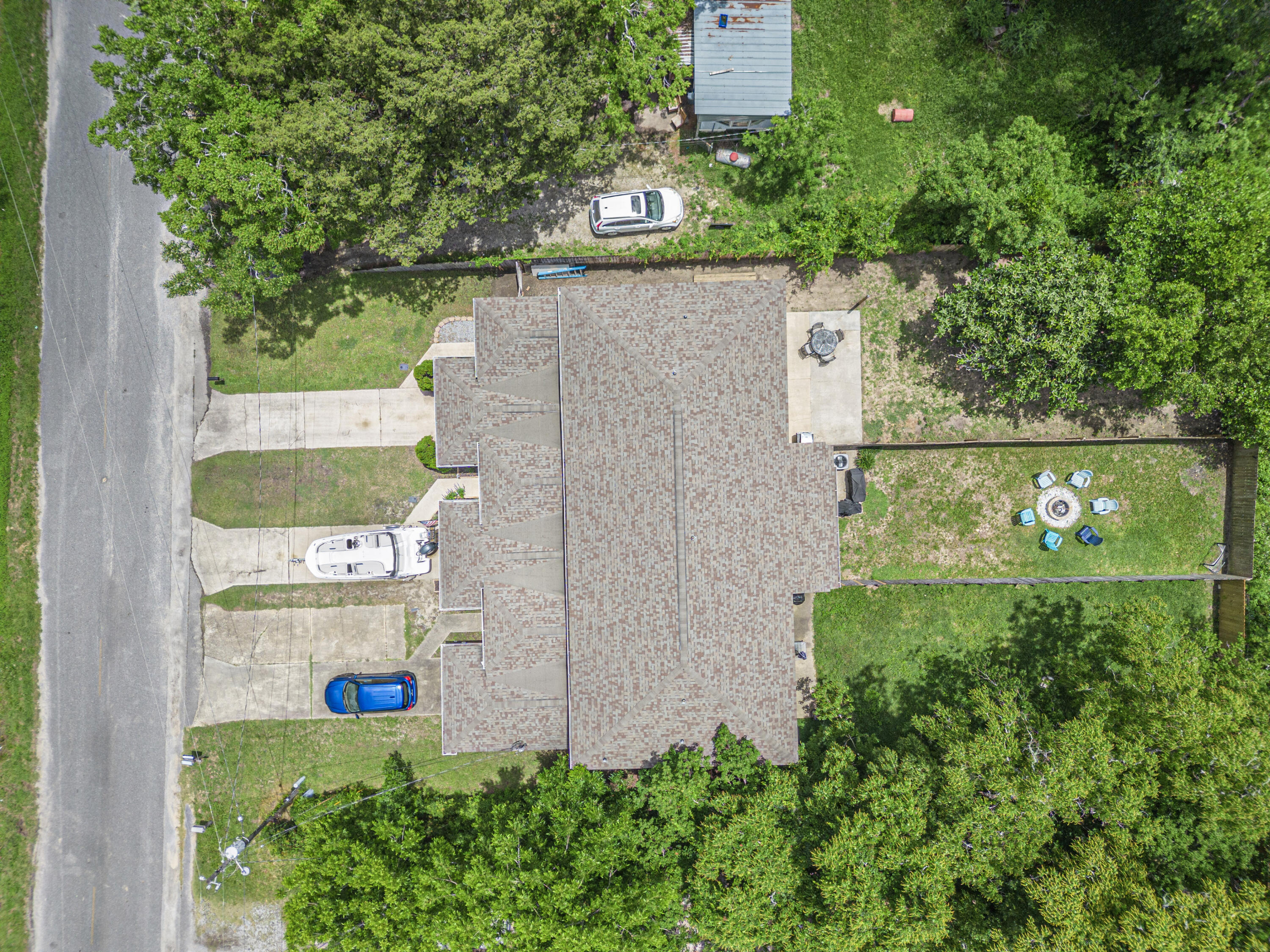 ALI-JO MANOR - Residential