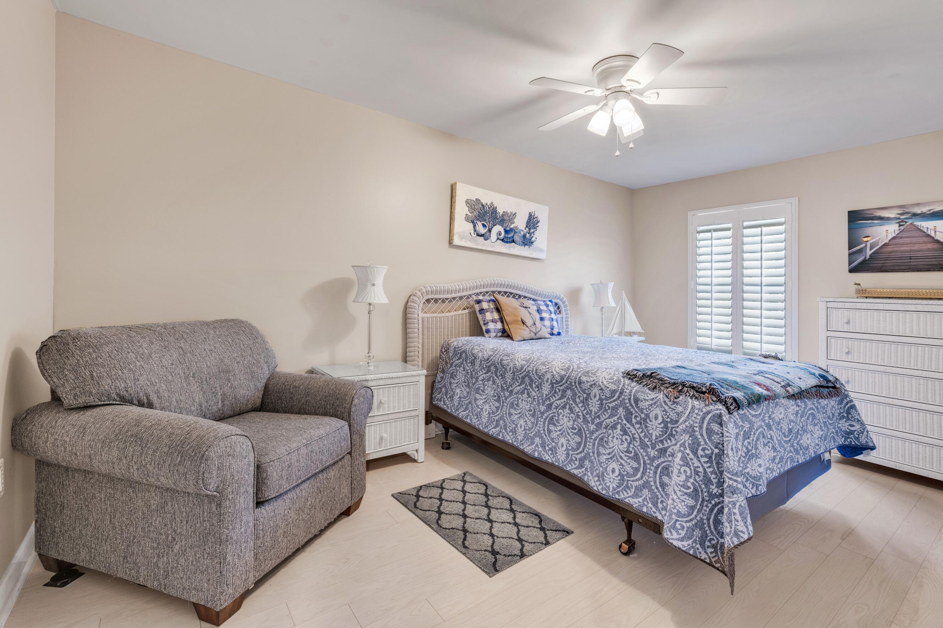 CRYSTAL COVE - Residential