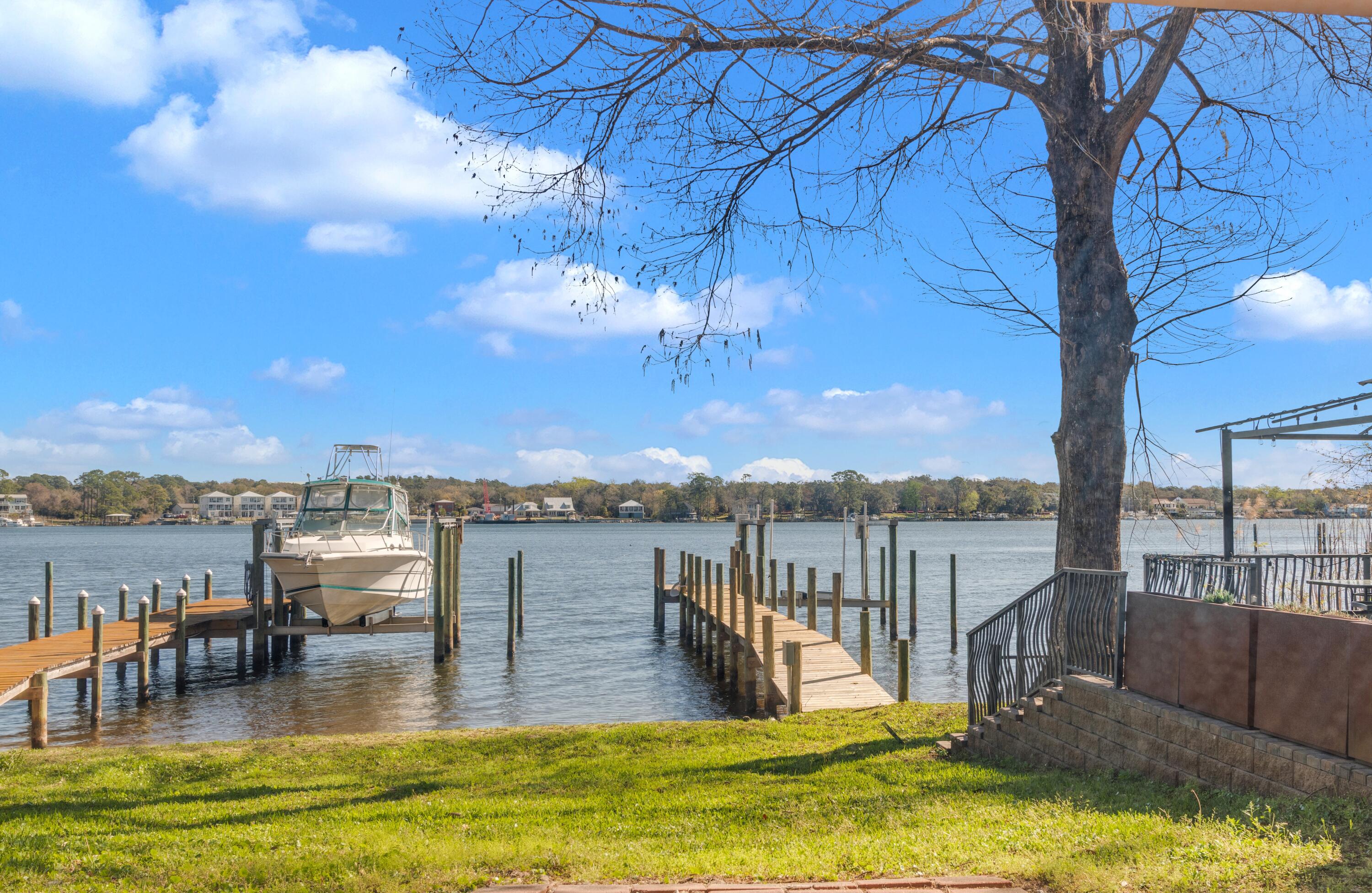 CRYSTAL COVE - Residential