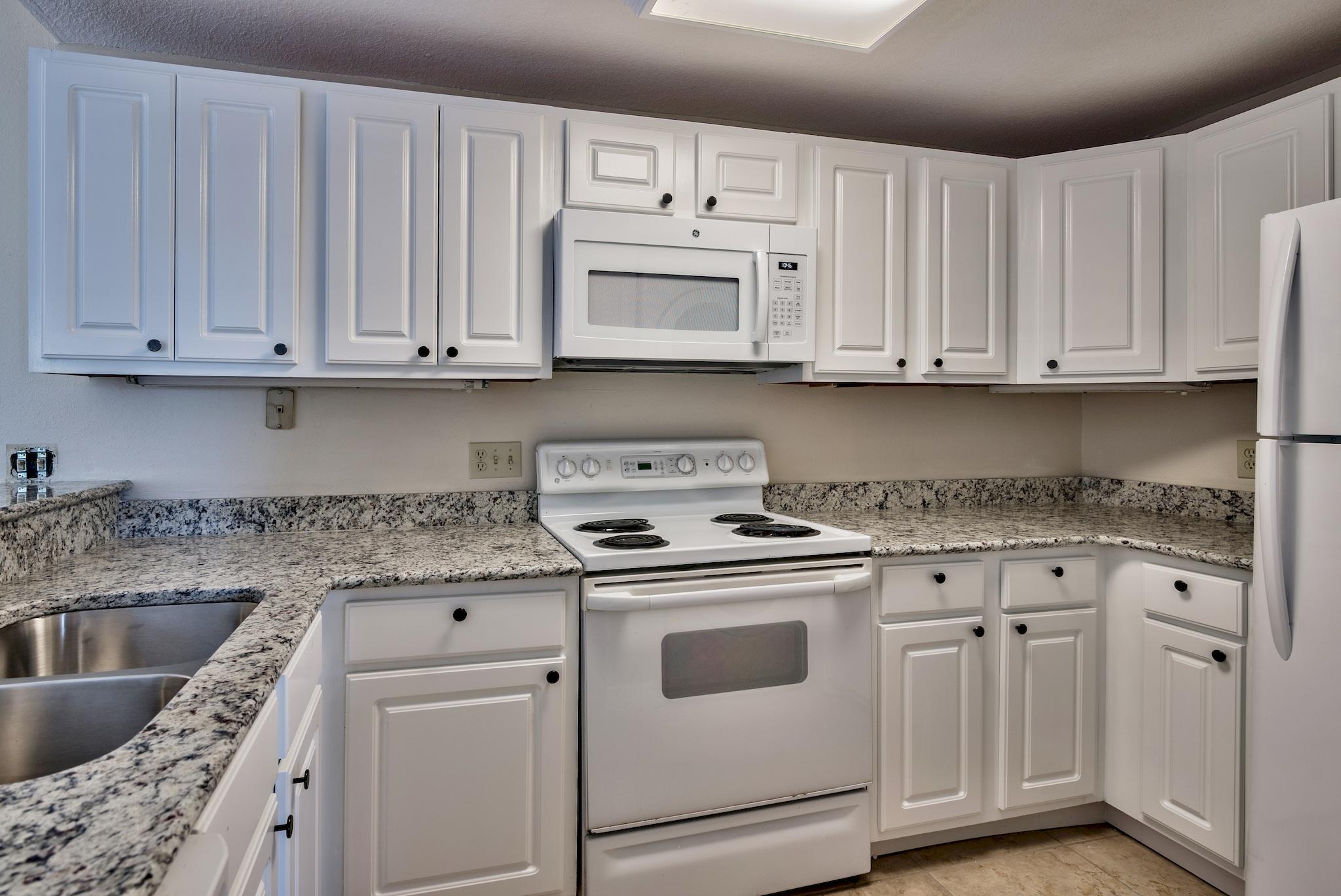 PLAYERS CLUB ON THE BAY THE - Residential