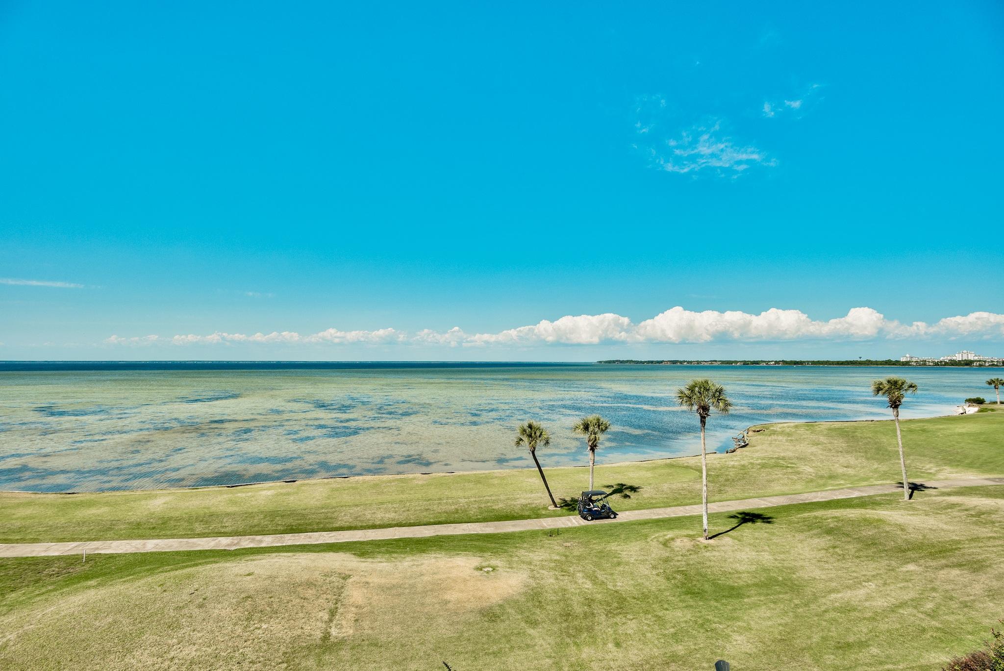 PLAYERS CLUB ON THE BAY THE - Residential