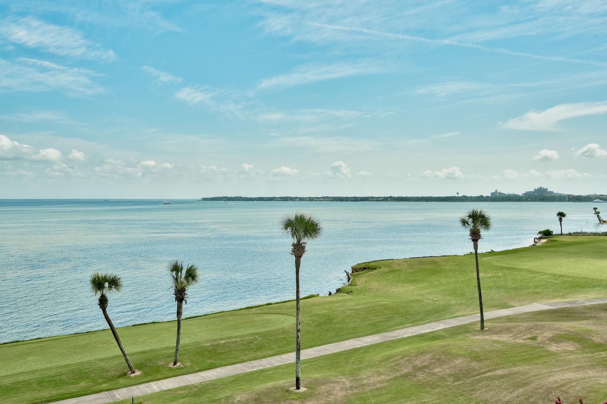 PLAYERS CLUB ON THE BAY THE - Residential