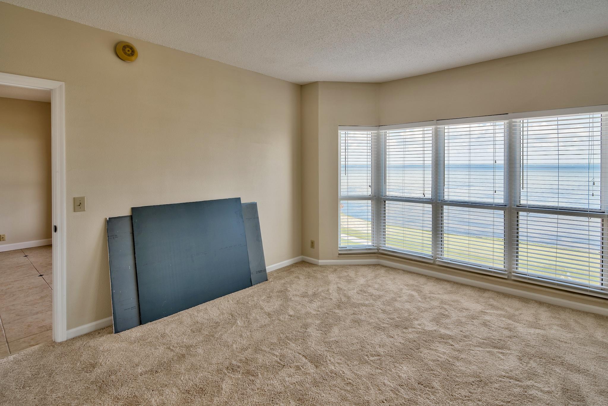 PLAYERS CLUB ON THE BAY THE - Residential