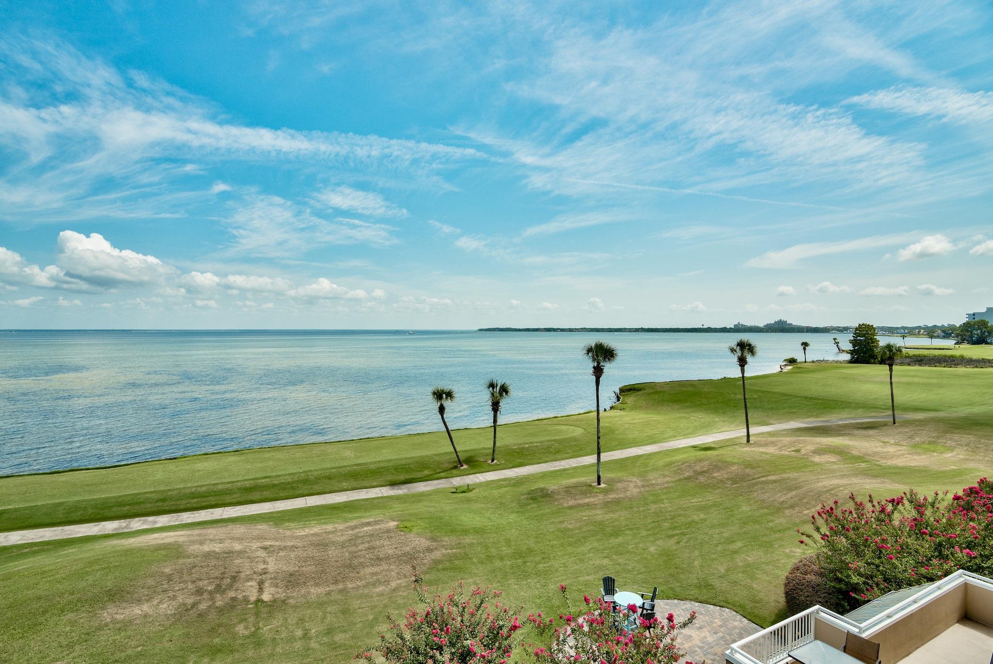 PLAYERS CLUB ON THE BAY THE - Residential