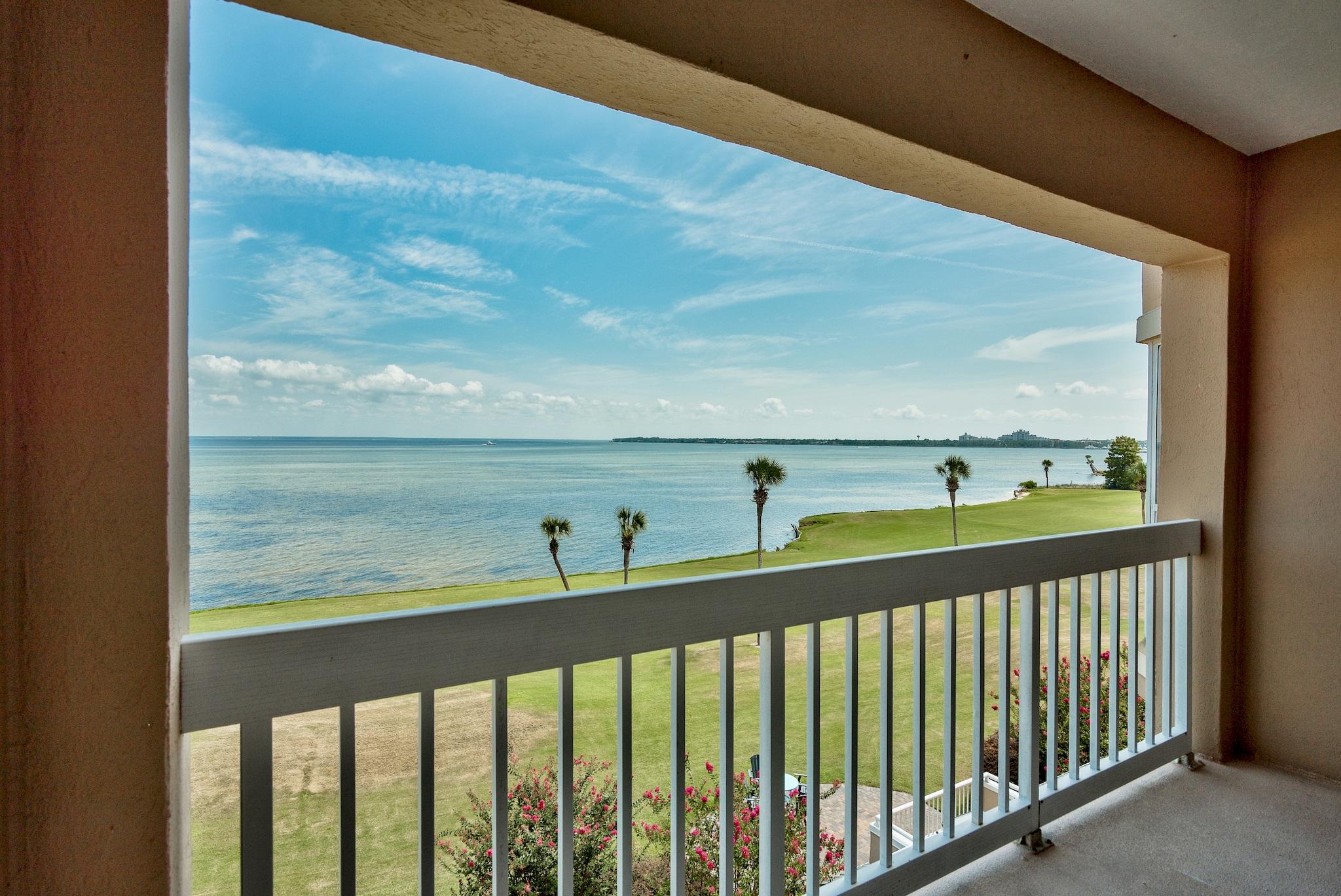 PLAYERS CLUB ON THE BAY THE - Residential