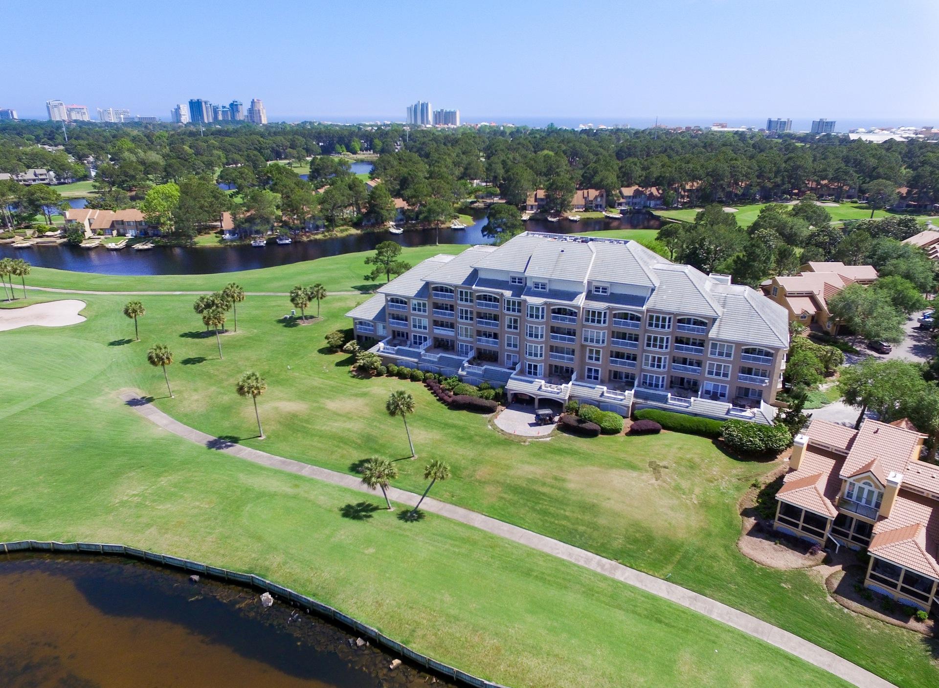 PLAYERS CLUB ON THE BAY THE - Residential