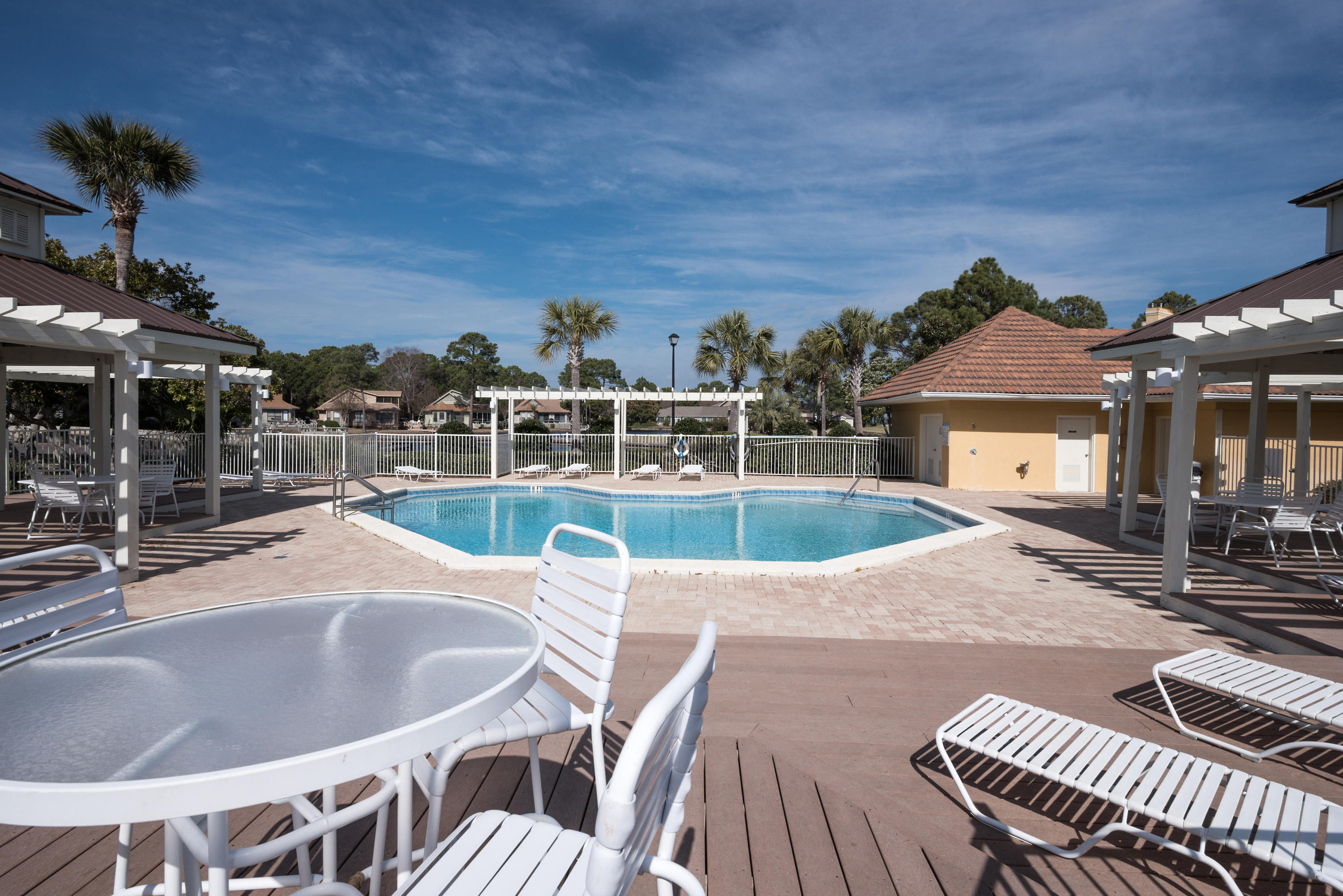 PLAYERS CLUB ON THE BAY THE - Residential