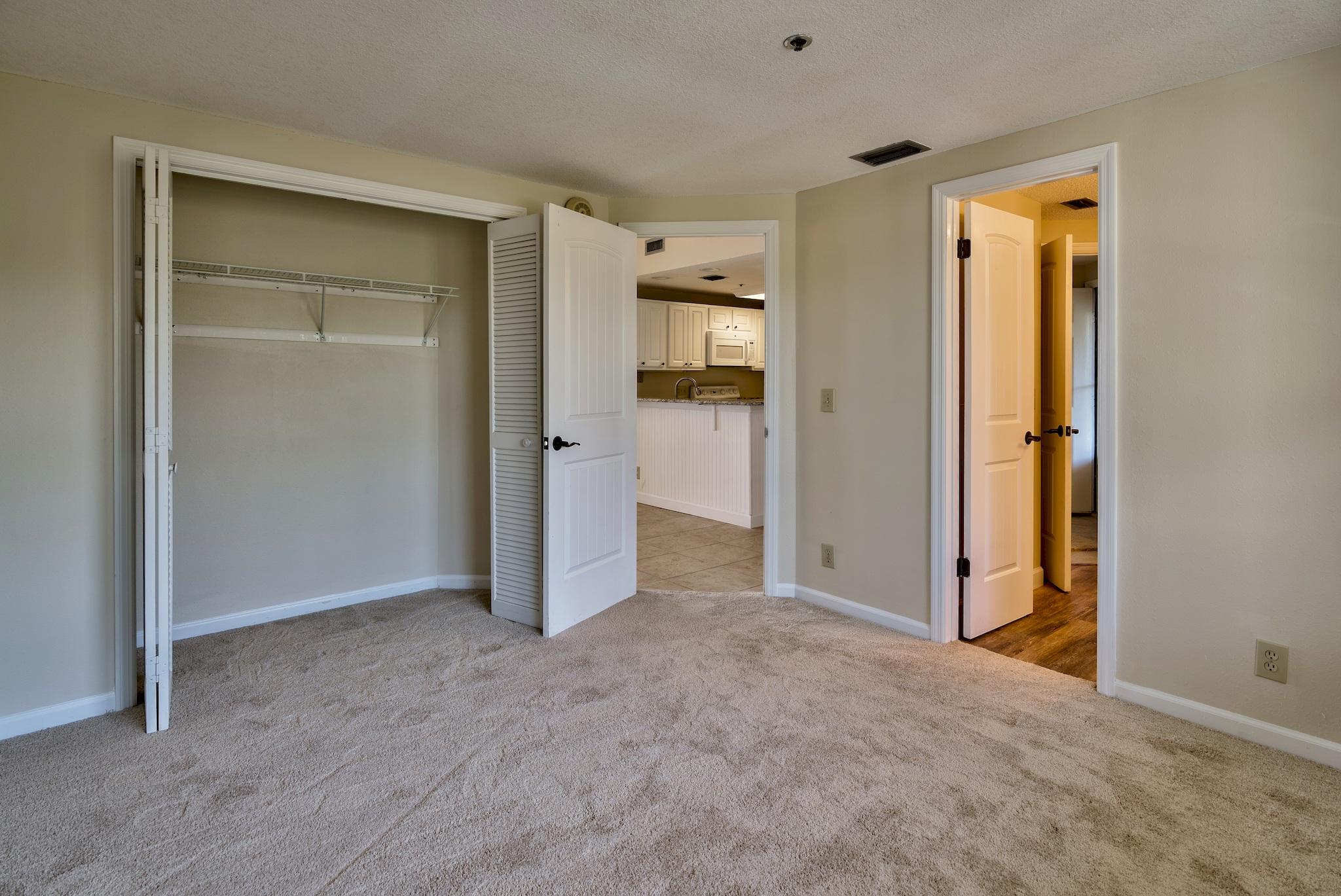 PLAYERS CLUB ON THE BAY THE - Residential