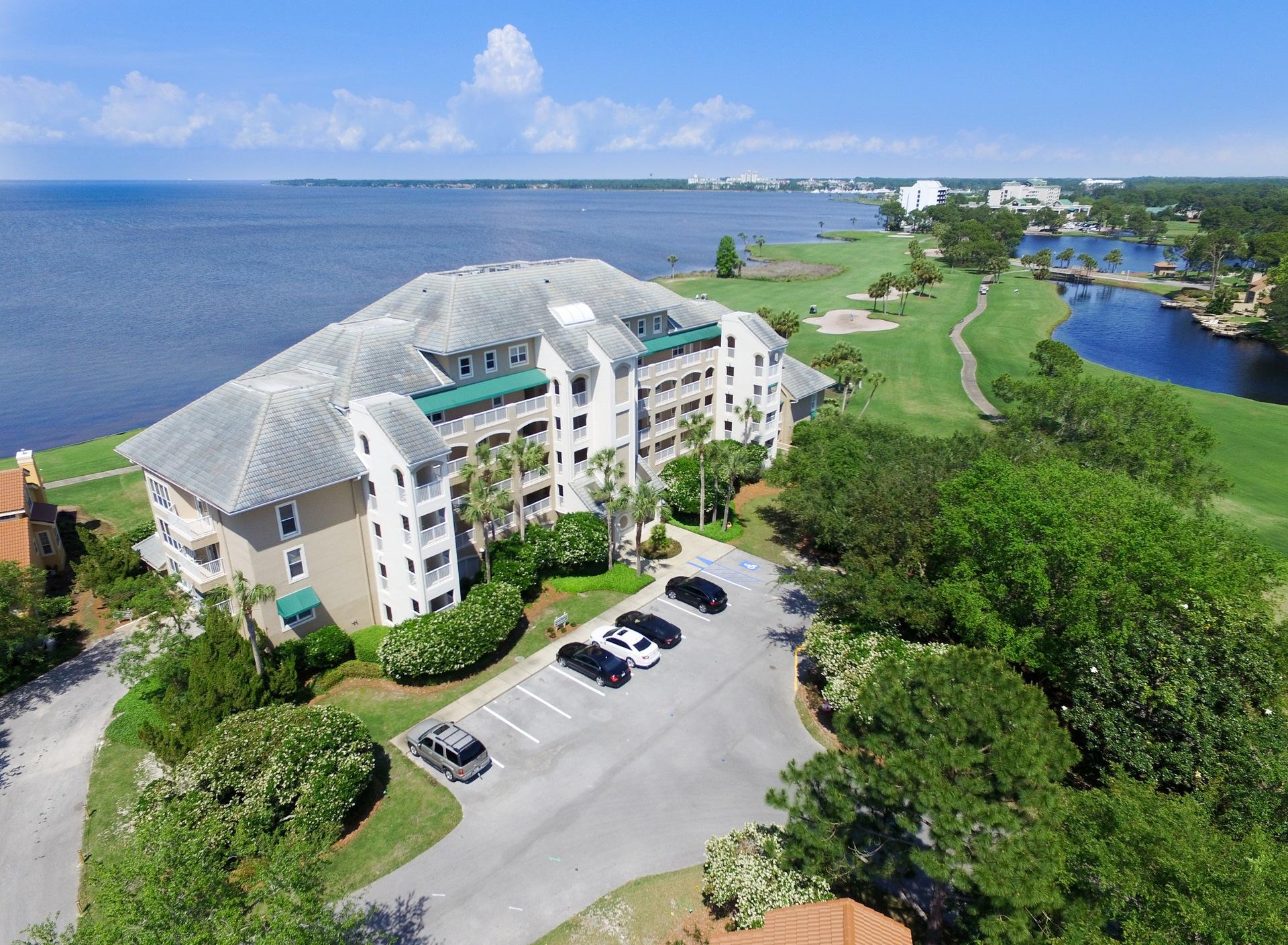 PLAYERS CLUB ON THE BAY THE - Residential