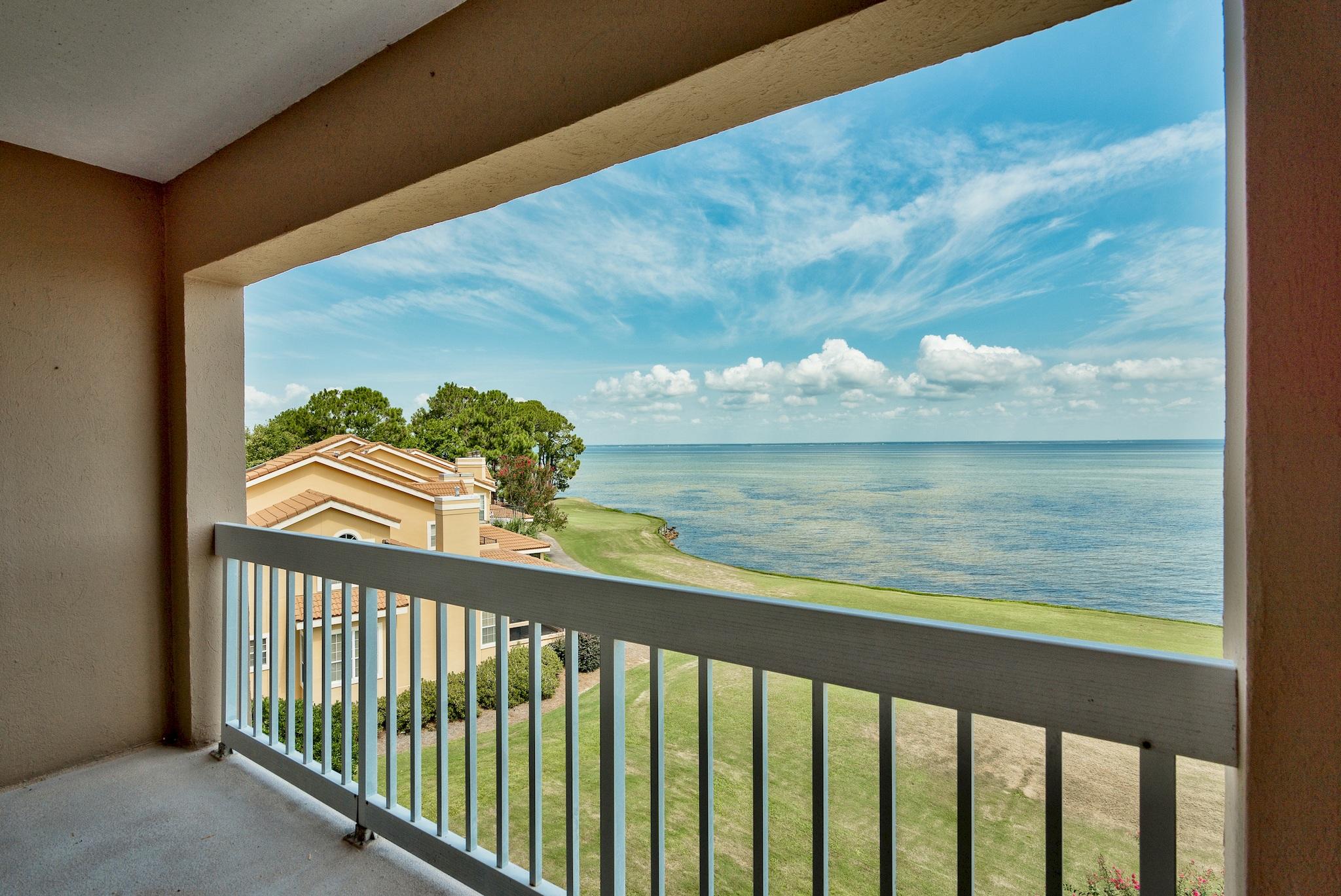 PLAYERS CLUB ON THE BAY THE - Residential