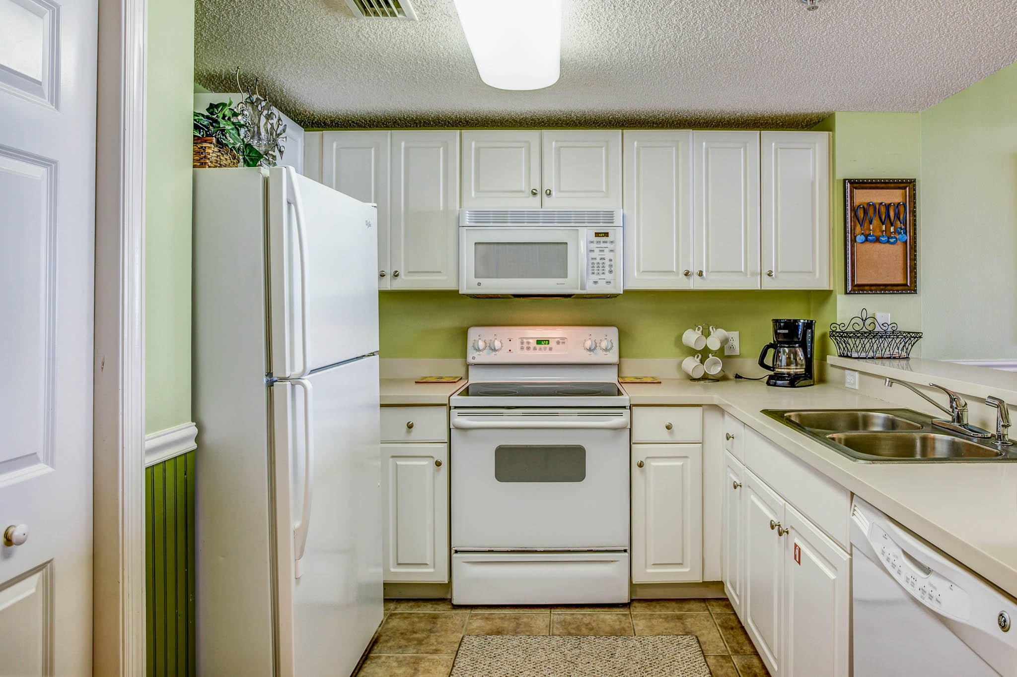 MAJESTIC BEACH TOWERS I - Residential