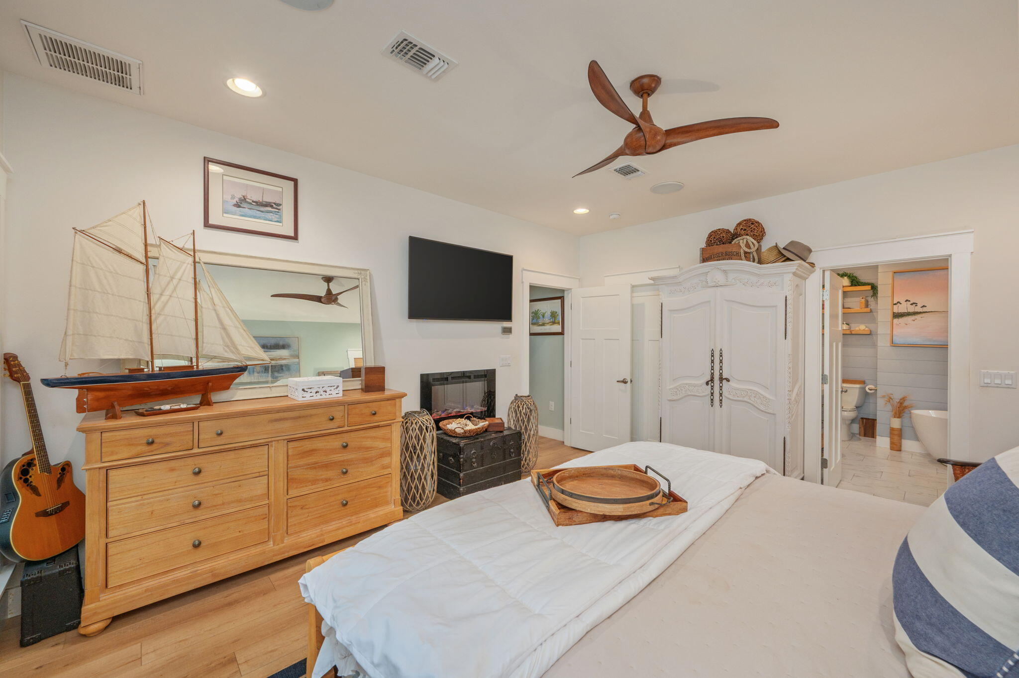 LIDO VILLAGE - Residential