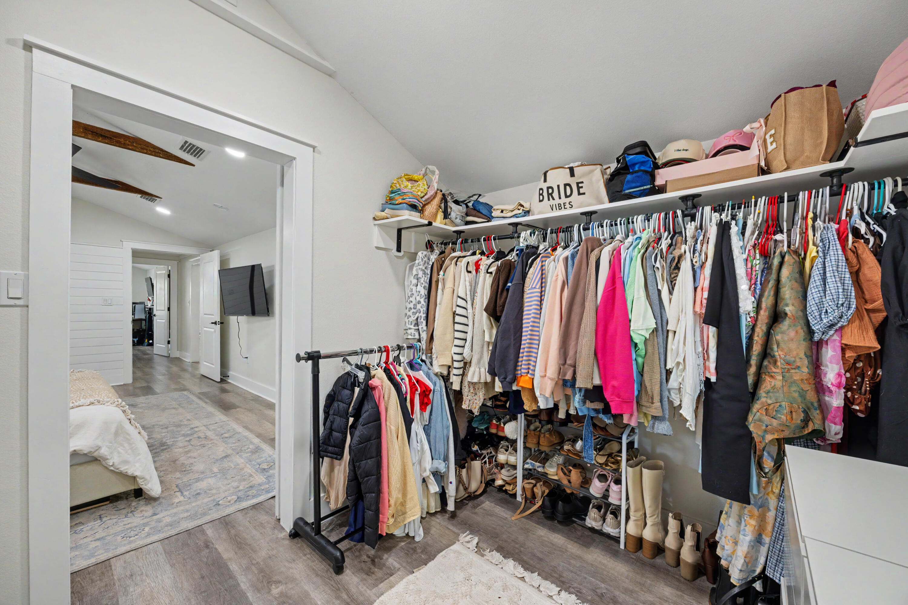 CRESTVIEW - Residential