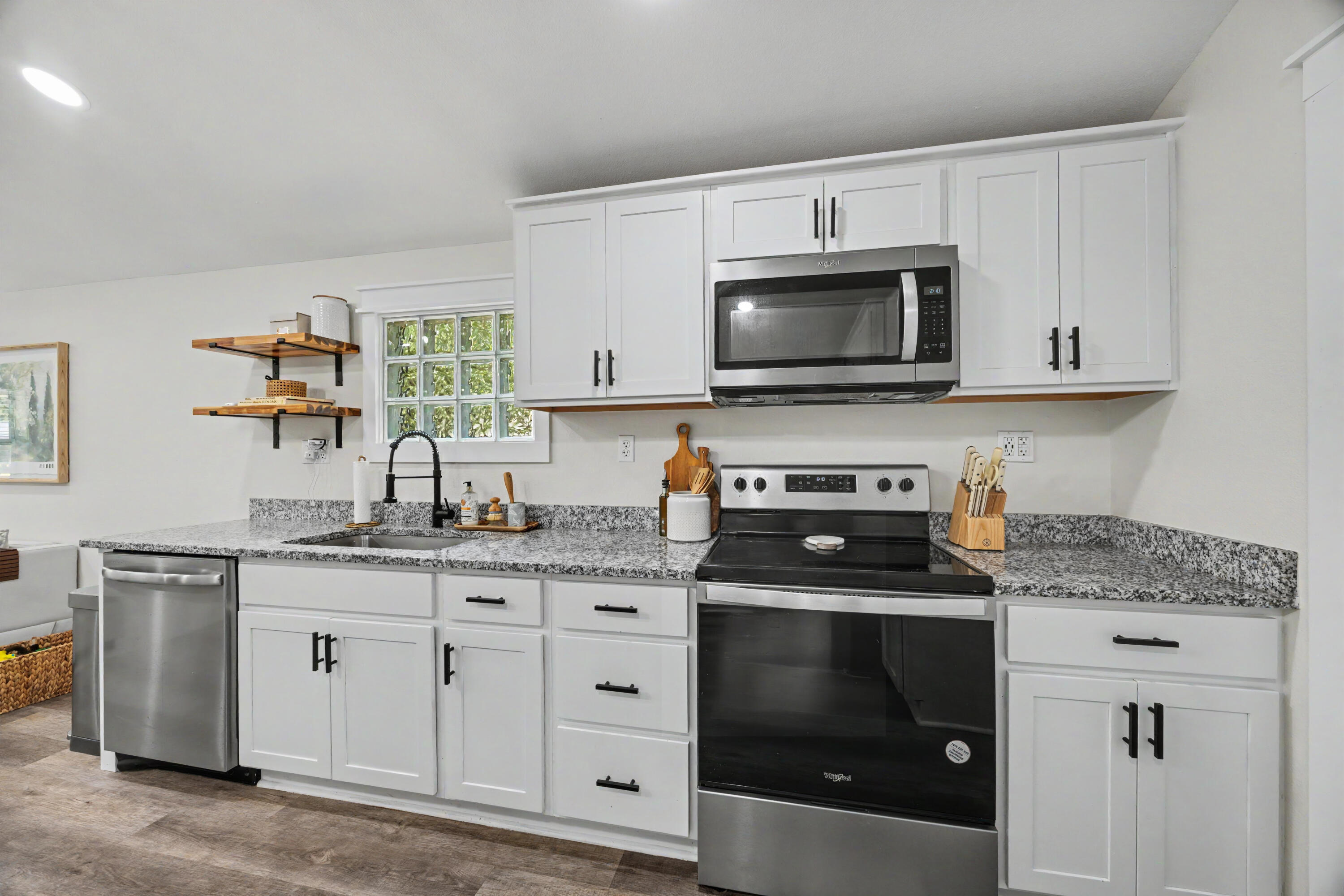 CRESTVIEW - Residential