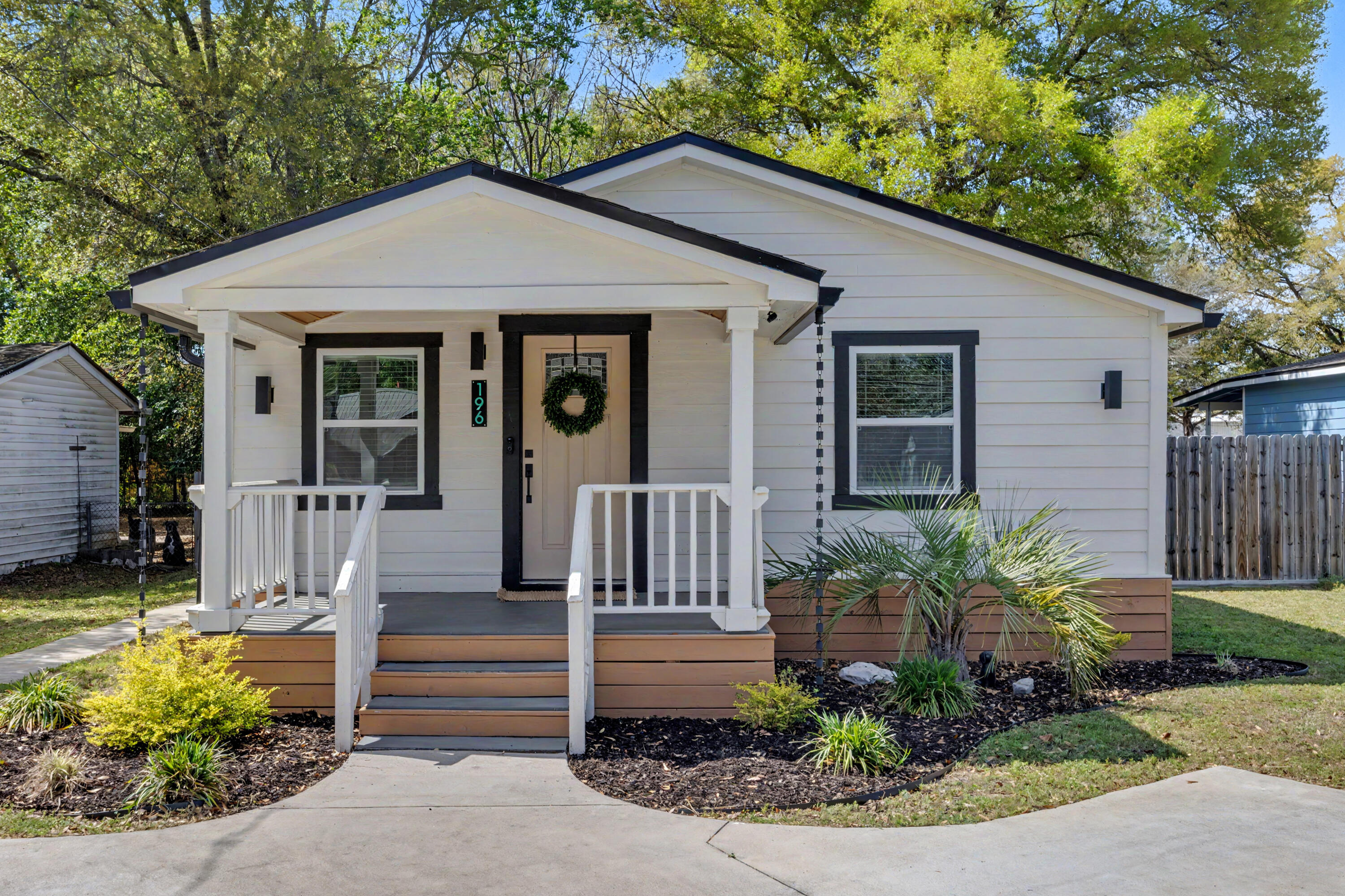 CRESTVIEW - Residential