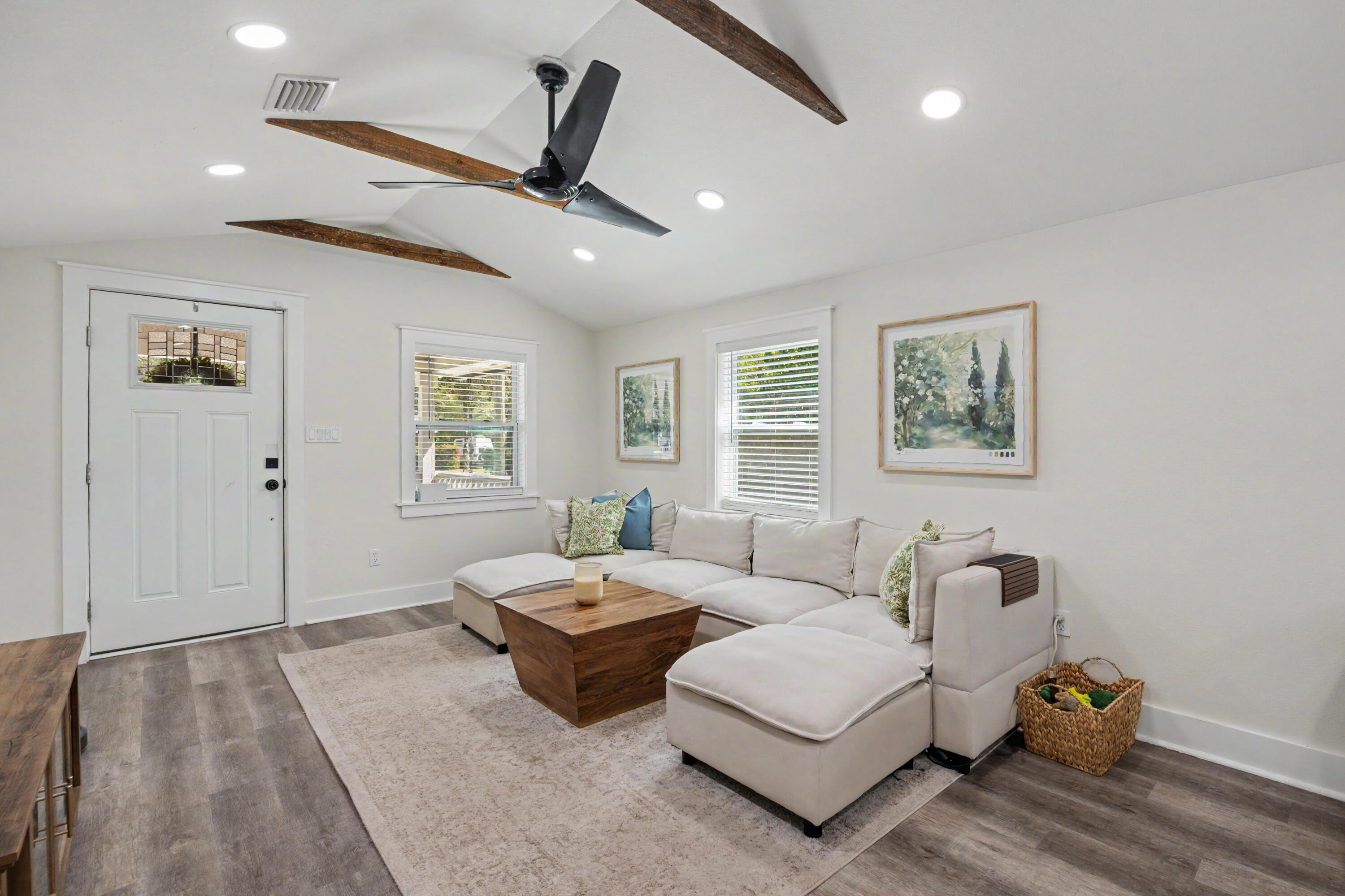 CRESTVIEW - Residential