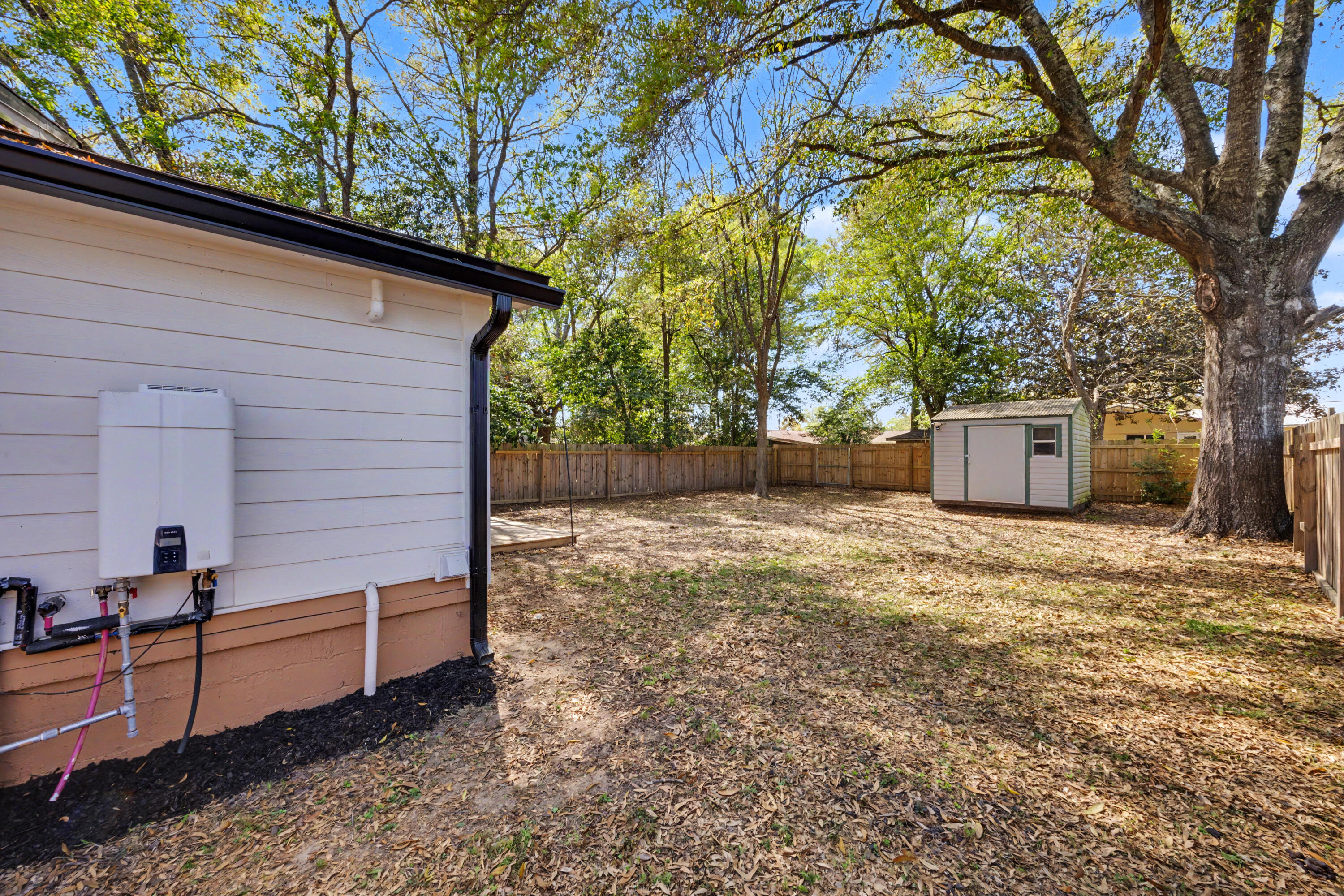 CRESTVIEW - Residential