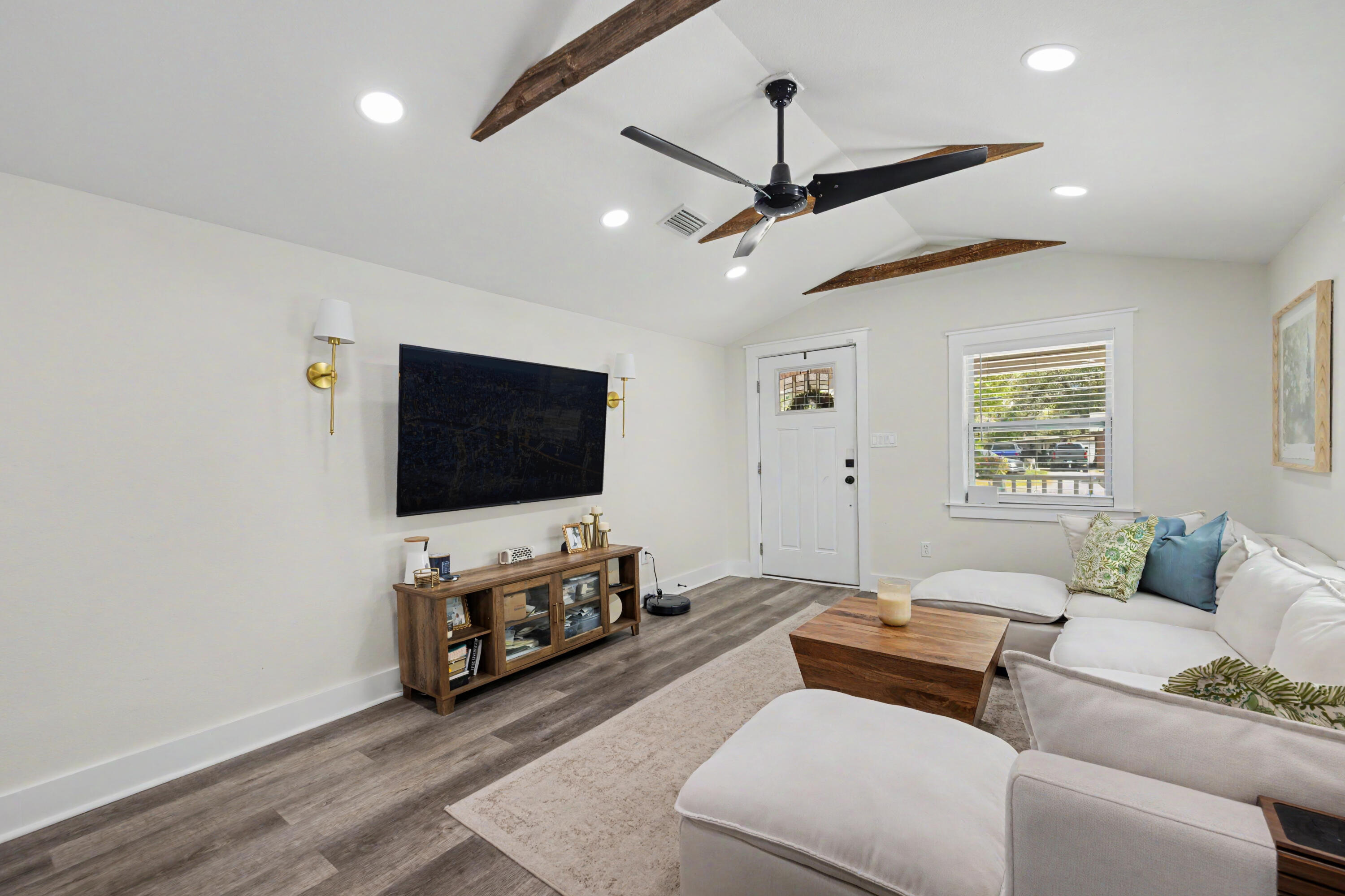 CRESTVIEW - Residential