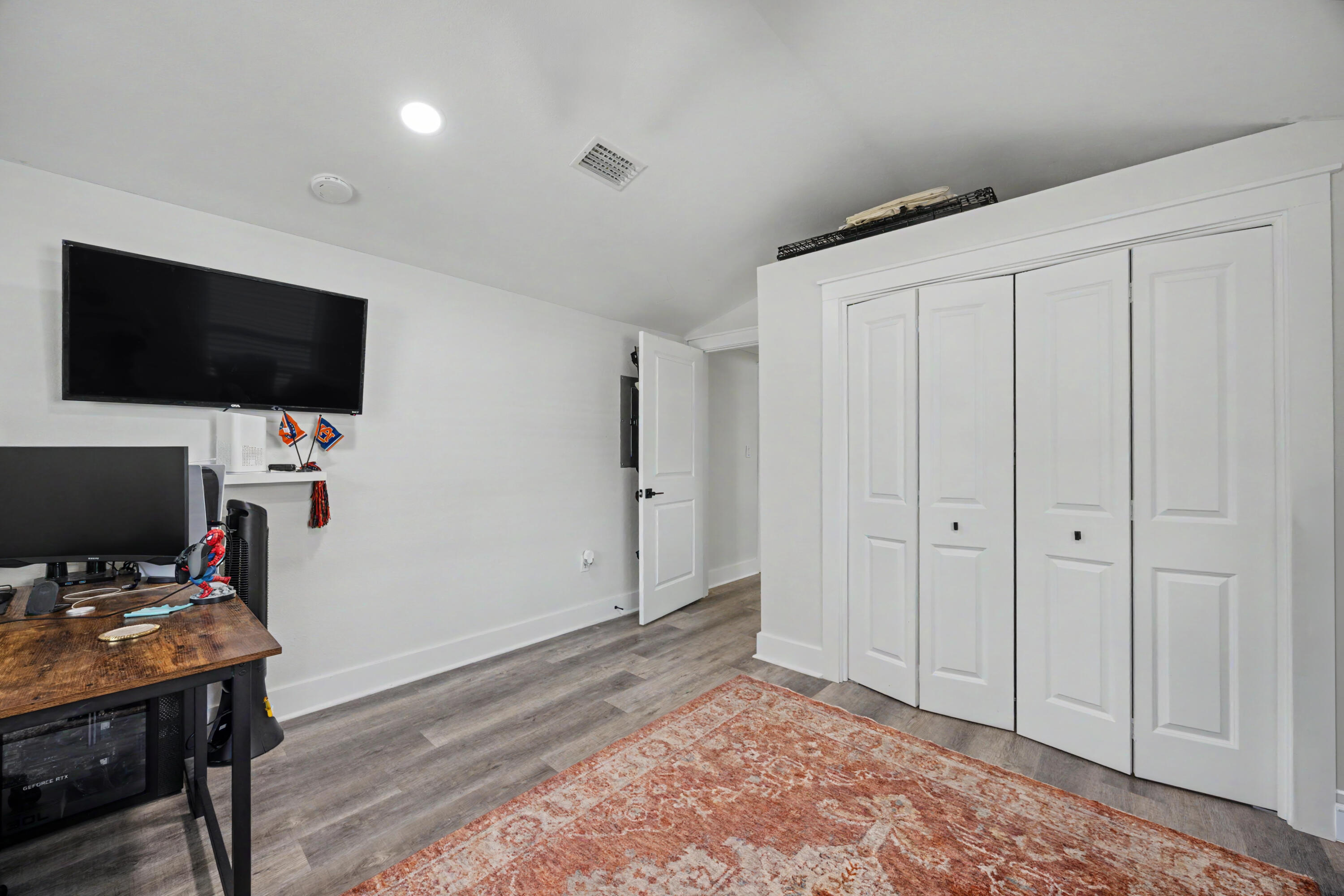 CRESTVIEW - Residential