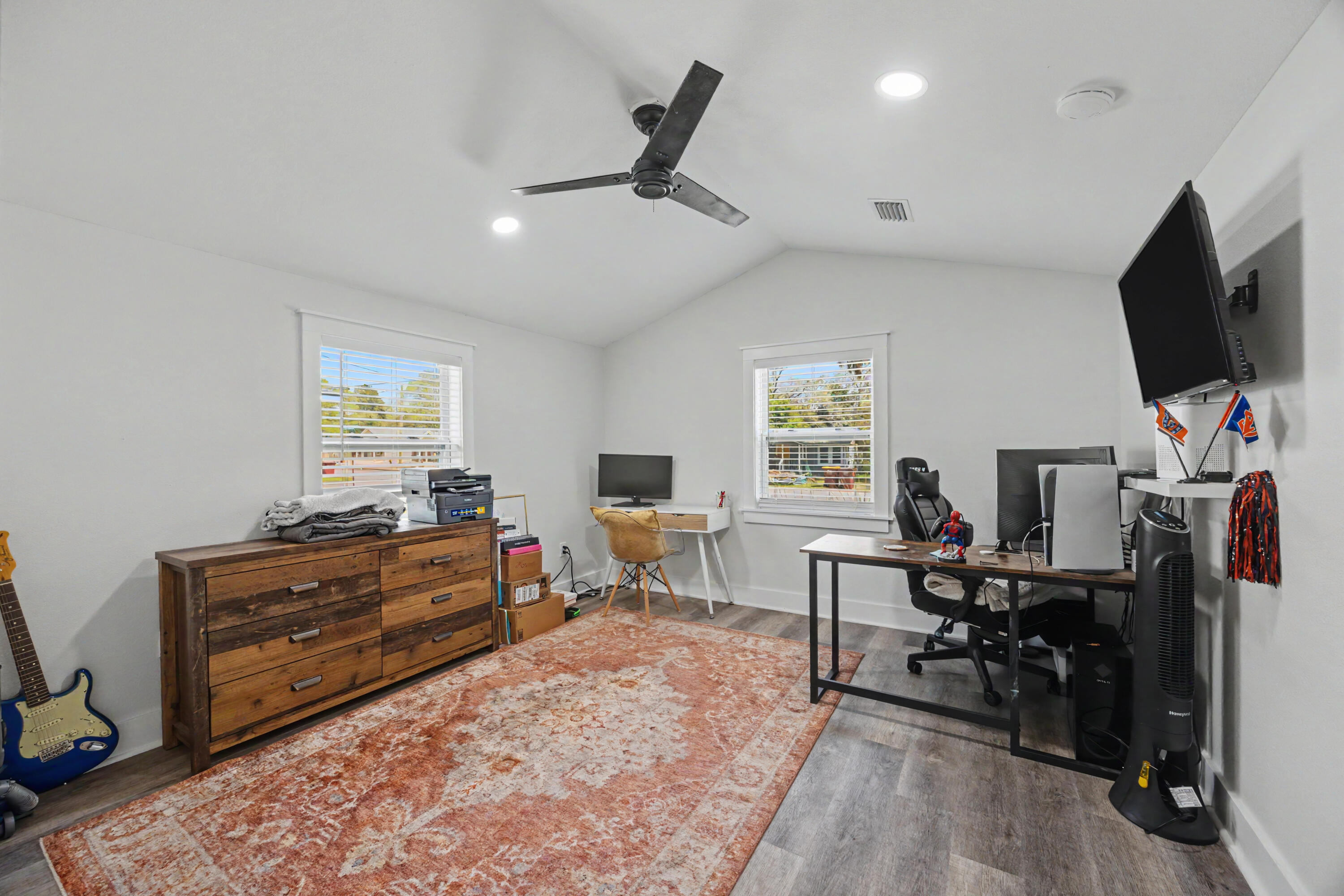 CRESTVIEW - Residential