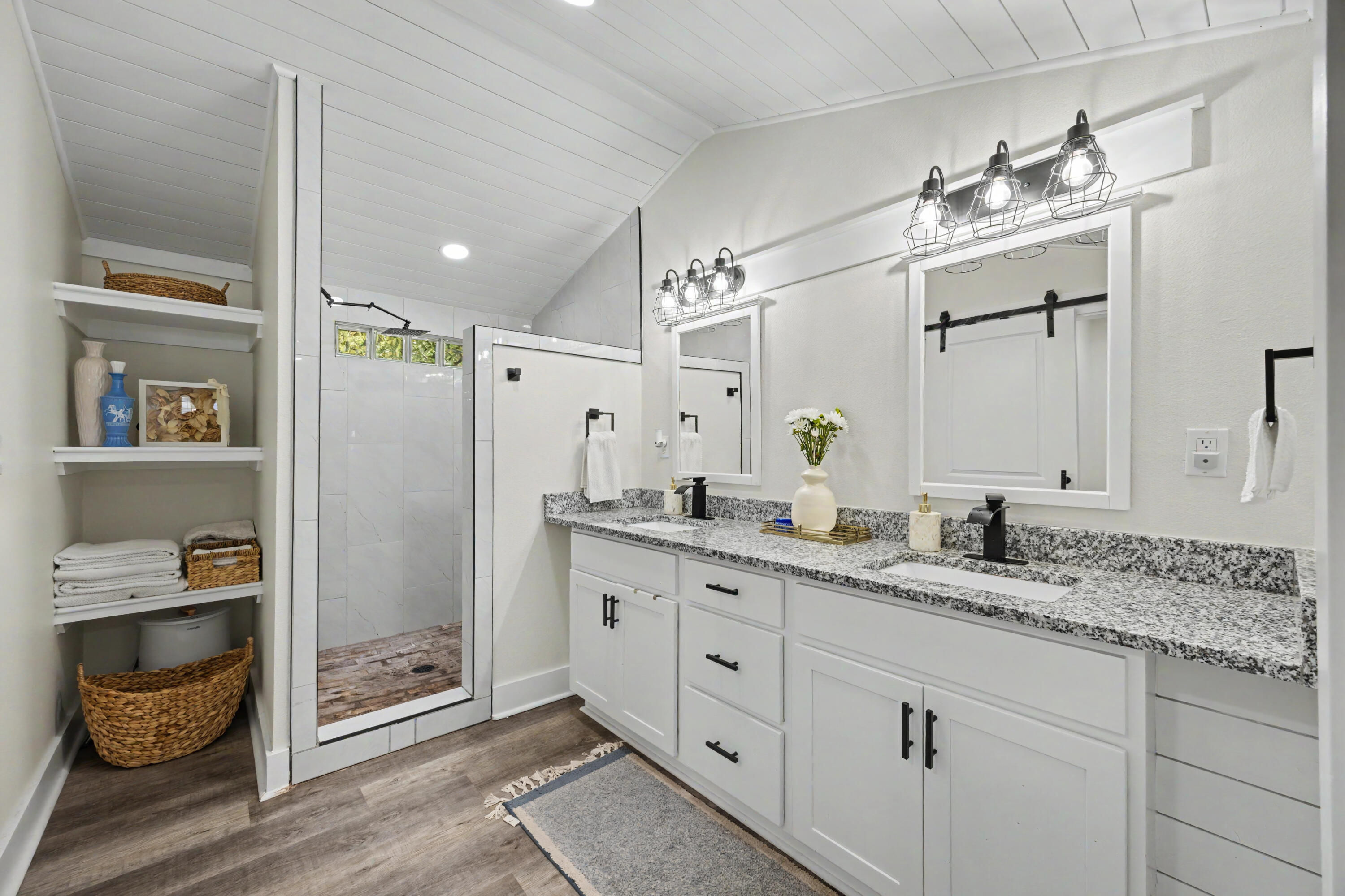 CRESTVIEW - Residential