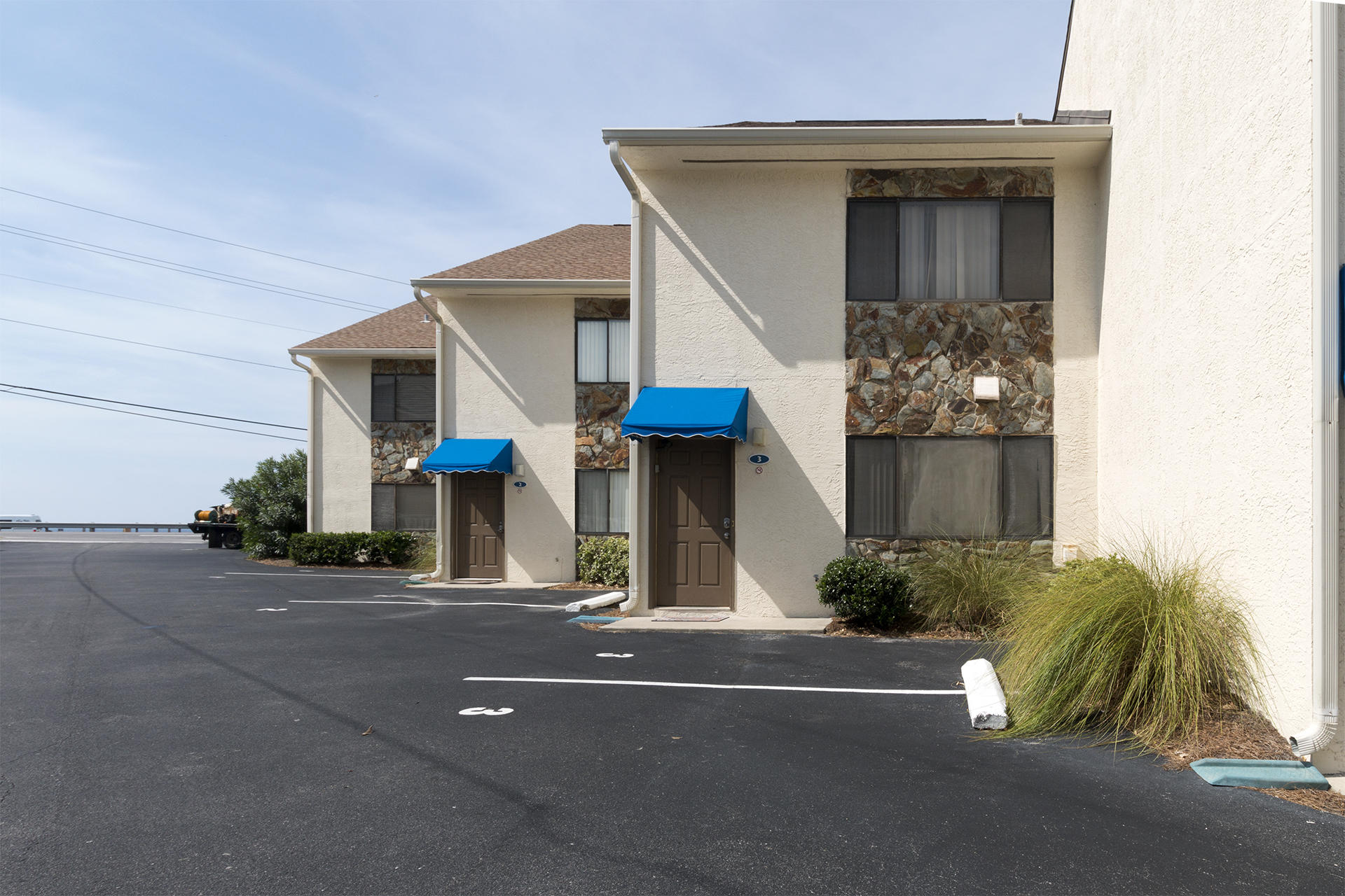 BLUE SURF T/H - Residential