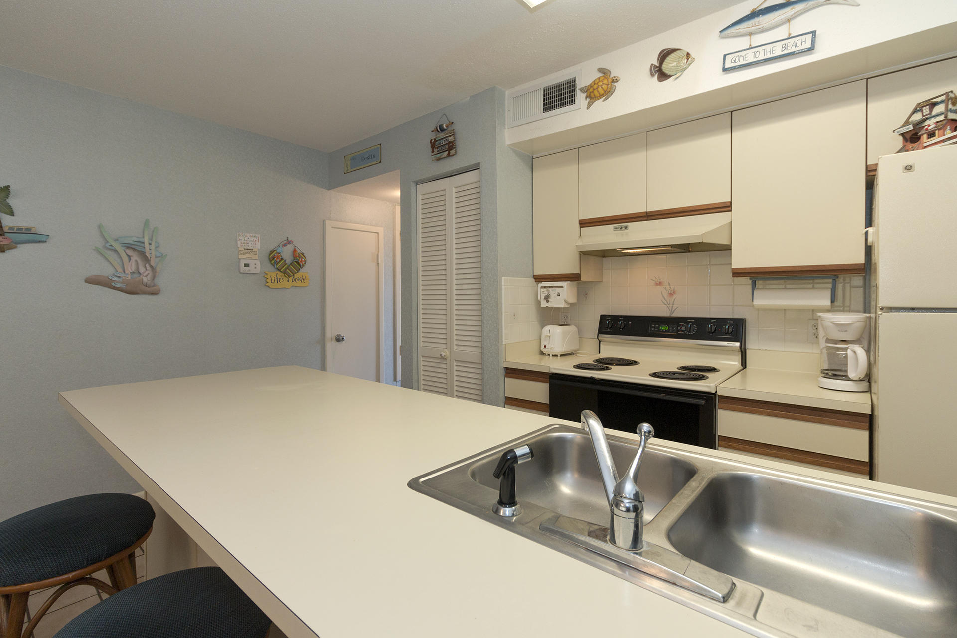 BLUE SURF T/H - Residential