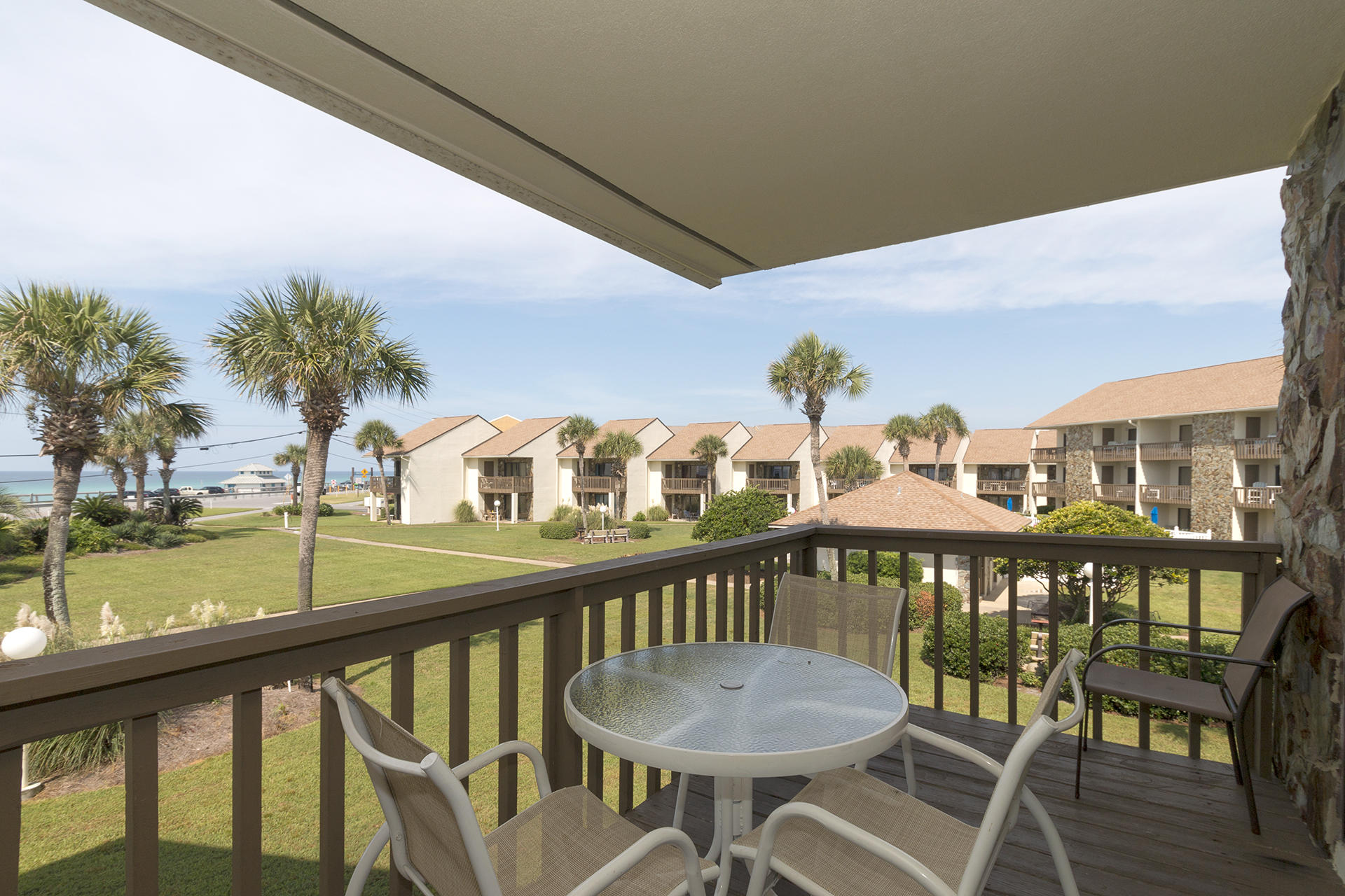 BLUE SURF T/H - Residential