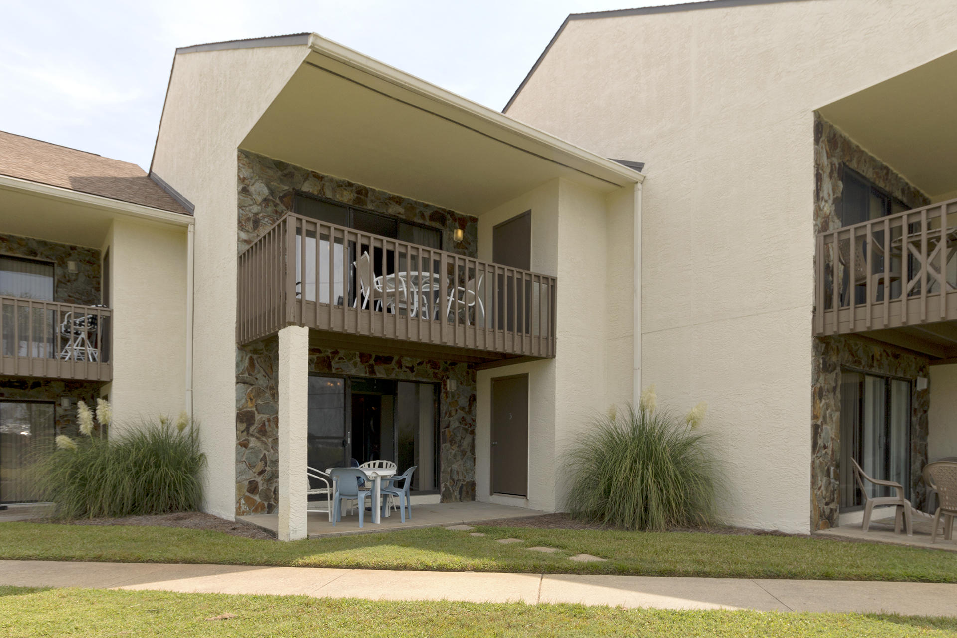 BLUE SURF T/H - Residential