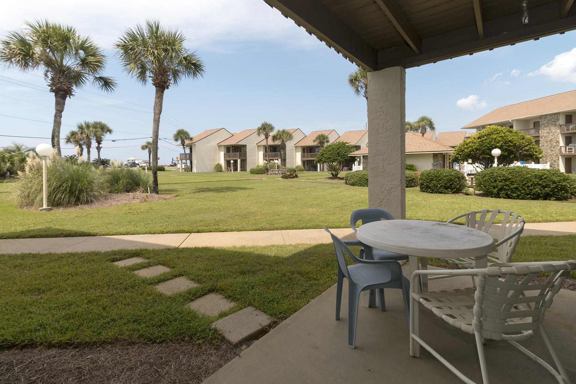 BLUE SURF T/H - Residential