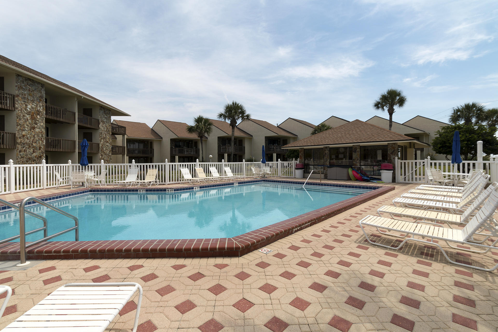 BLUE SURF T/H - Residential