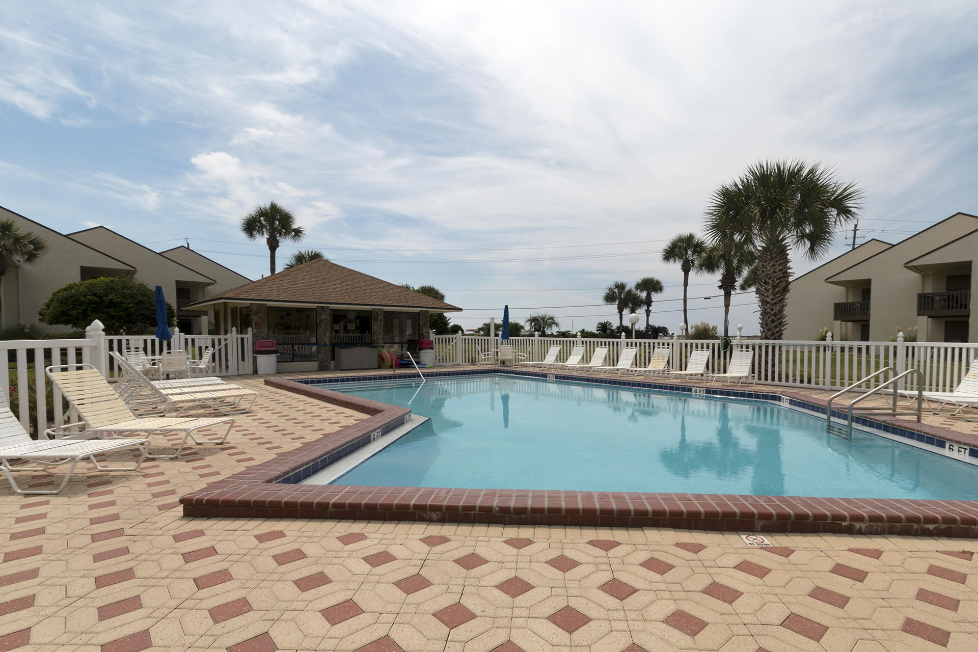 BLUE SURF T/H - Residential