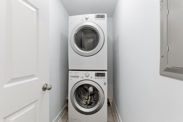 TROPIC WINDS - Residential