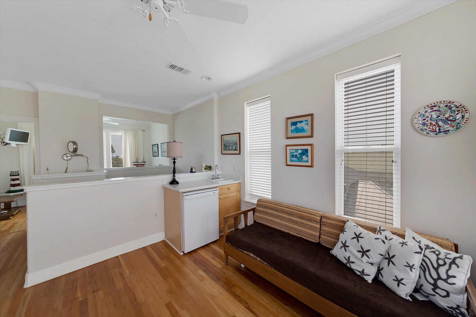 CRYSTAL SHORES - Residential