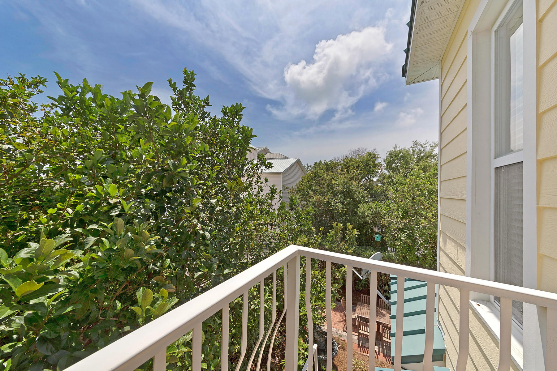 CRYSTAL SHORES - Residential