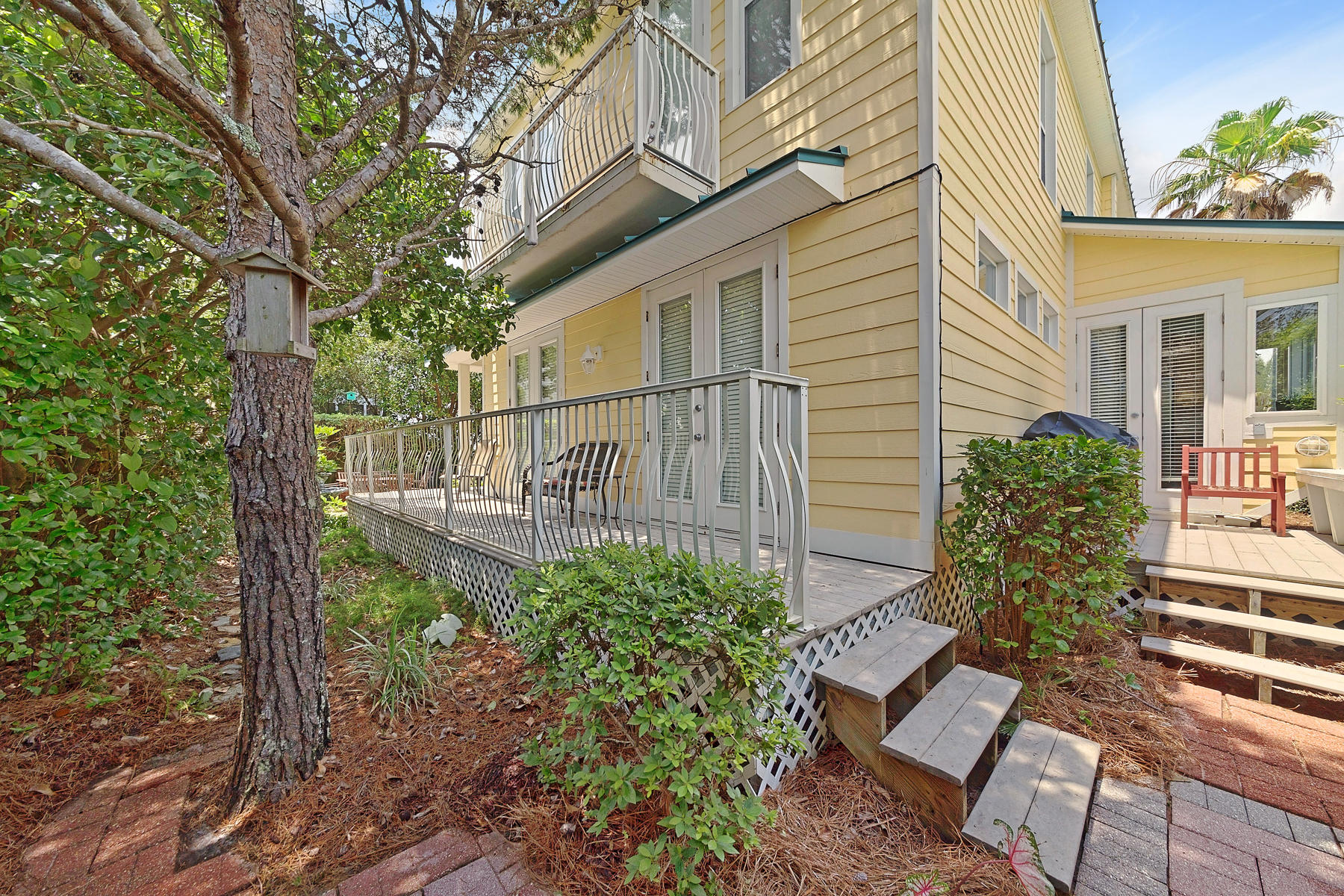 CRYSTAL SHORES - Residential