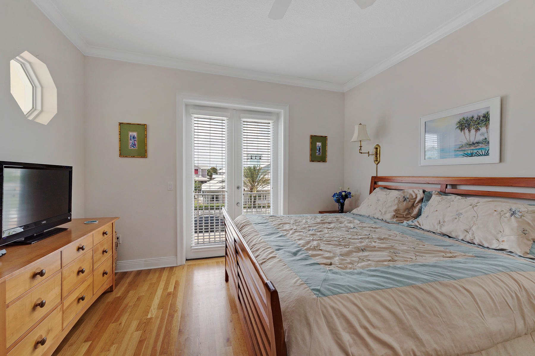 CRYSTAL SHORES - Residential