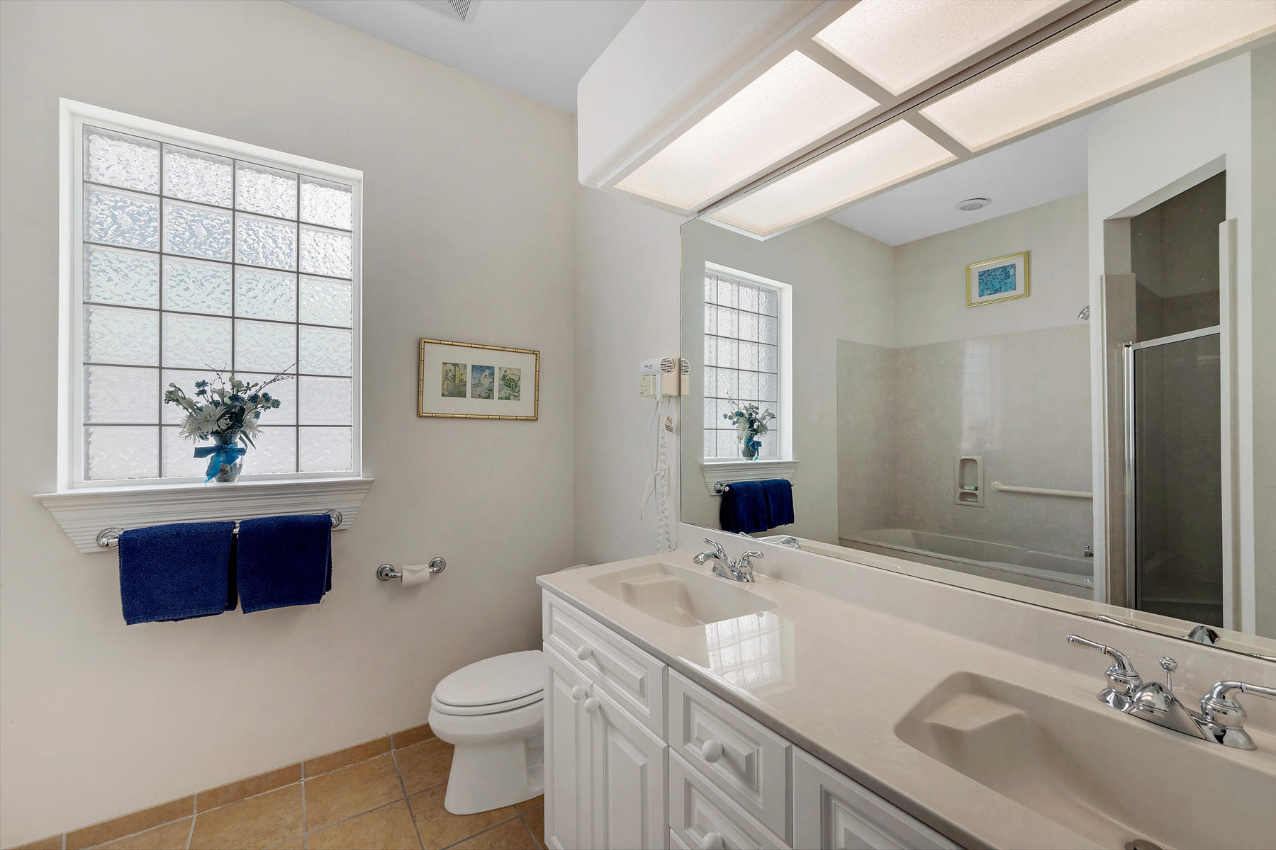 CRYSTAL SHORES - Residential