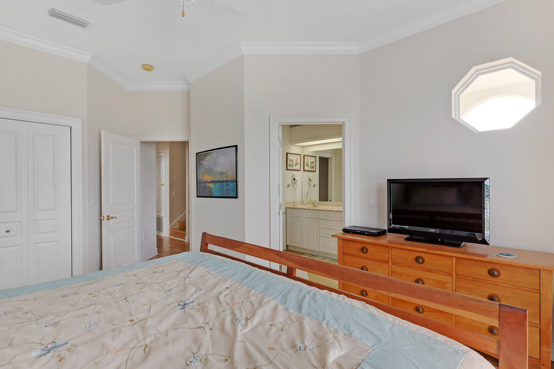 CRYSTAL SHORES - Residential