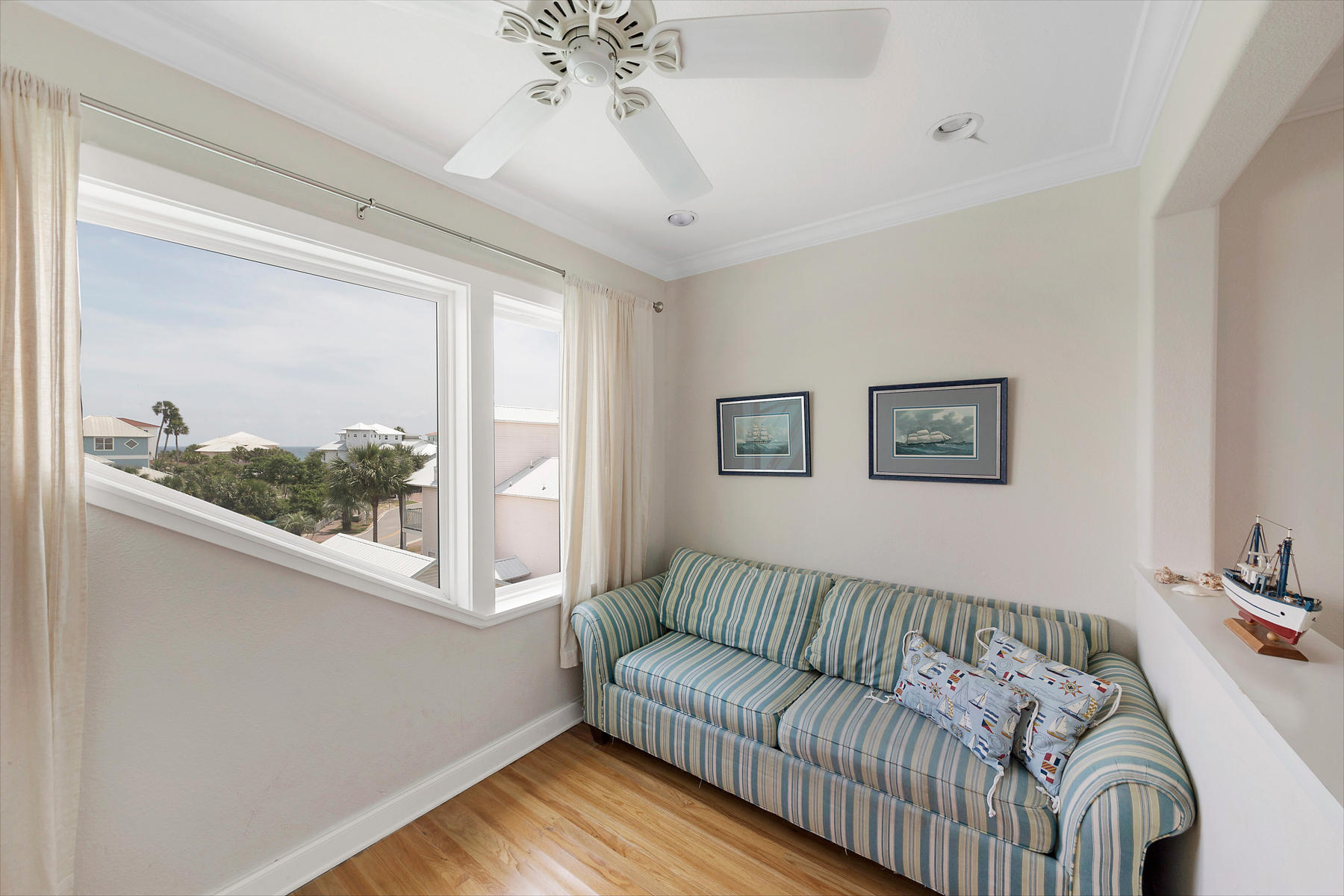 CRYSTAL SHORES - Residential