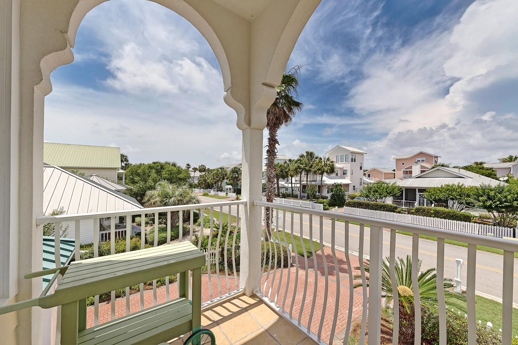 CRYSTAL SHORES - Residential