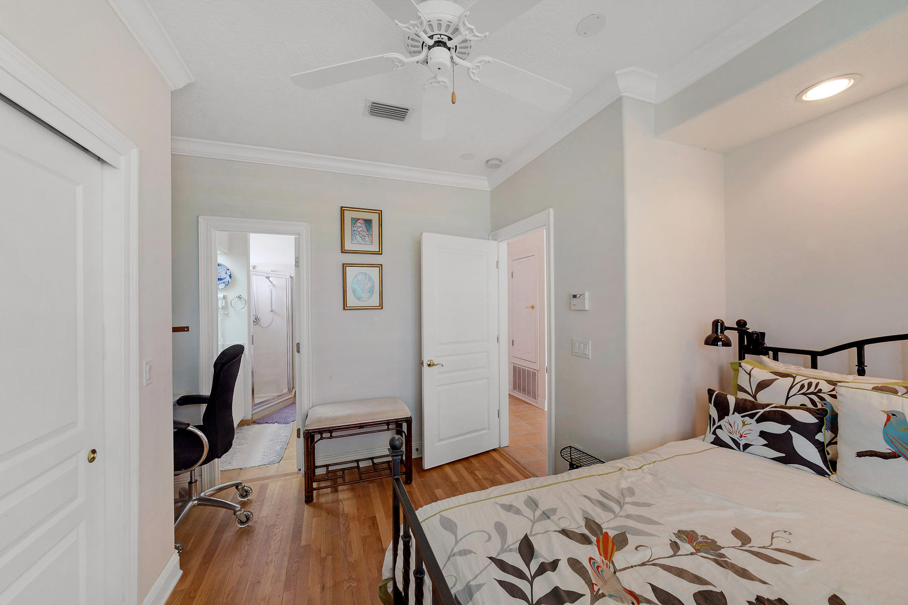 CRYSTAL SHORES - Residential