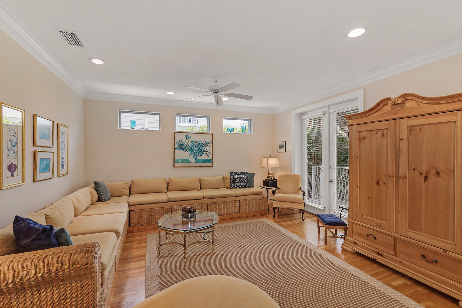 CRYSTAL SHORES - Residential