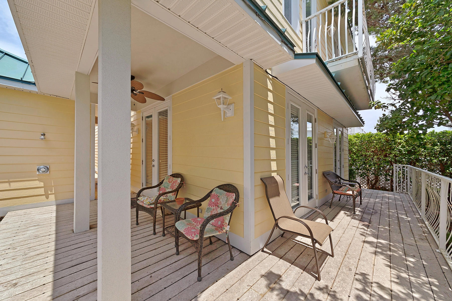 CRYSTAL SHORES - Residential