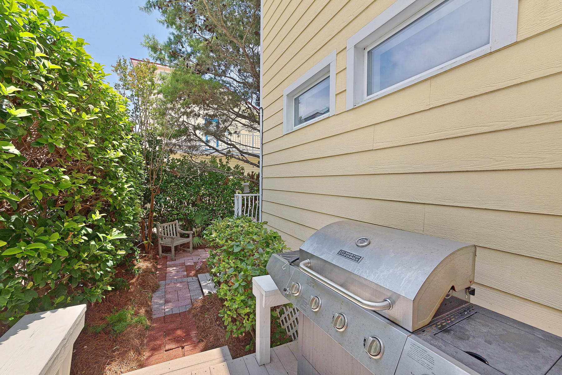 CRYSTAL SHORES - Residential