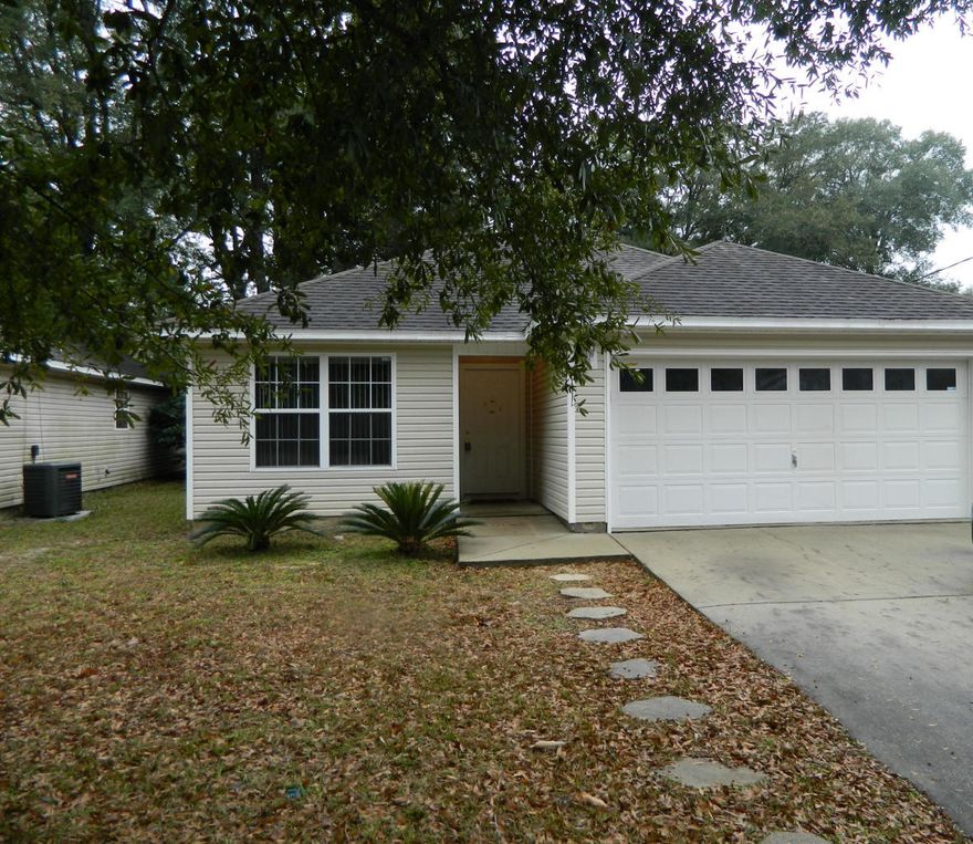 Wonderful home close to The Twin City Park with its playground, lake and new walking trail. This home Features an open floor plan with 10 feet ceilings, galley kitchen with smooth top range, built in microwave, and pantry (3'x4'). Tile in all the wet areas, carpets and ceiling fans in all the bedrooms and Great Room. Master bedroom features walk in closet, and trey ceiling. The laundry room is just off the Kitchen. There is extra storage in the hall and linen closets. Back yard is fully fenced with a double gate so you can park your boat or RV. The worry free vinyl siding makes maintenance a breeze.